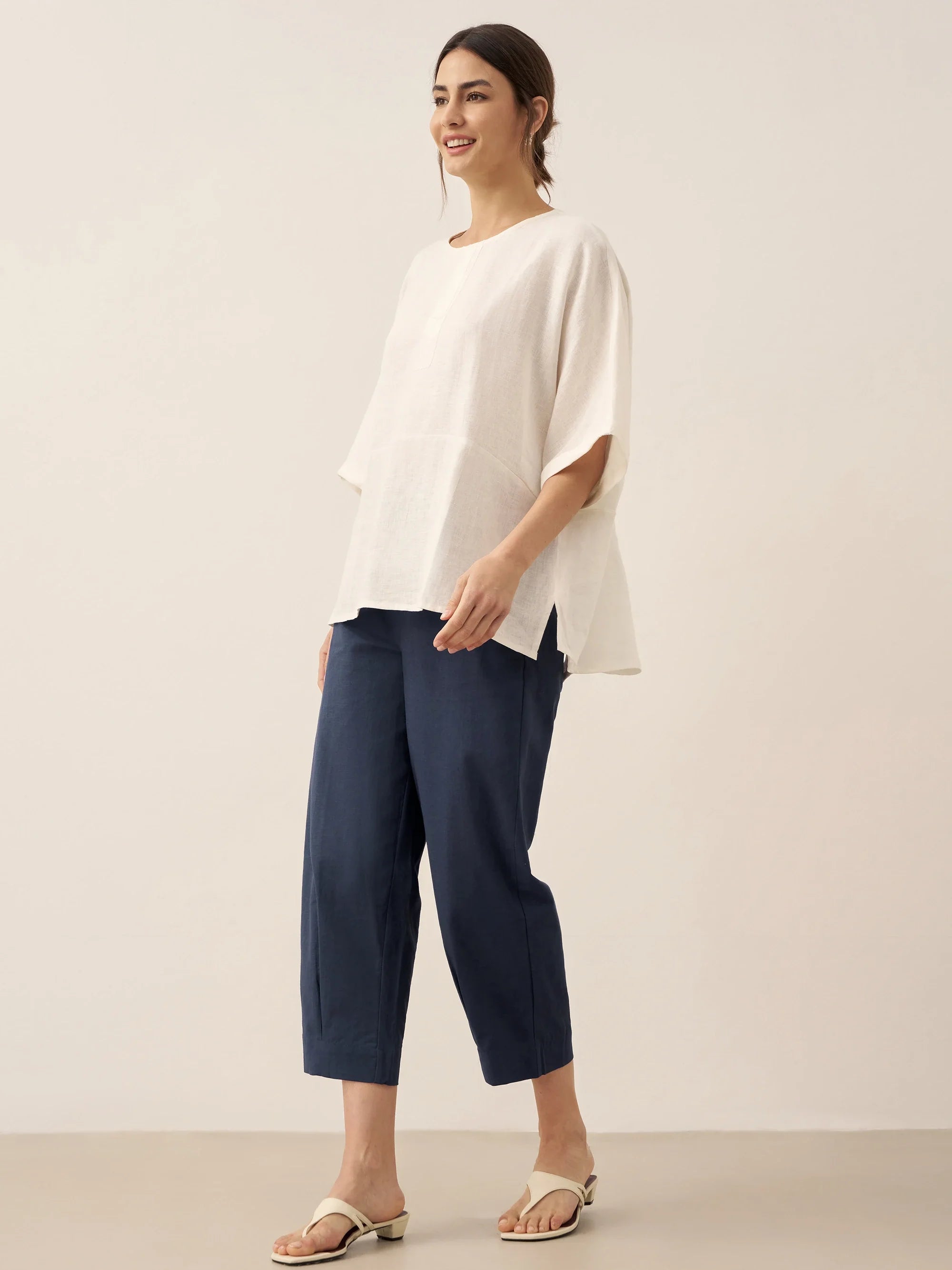 LINTICO LINTICO 100% Linen Round Neck Mid-Sleeve Top ROBYN — detail shot 6