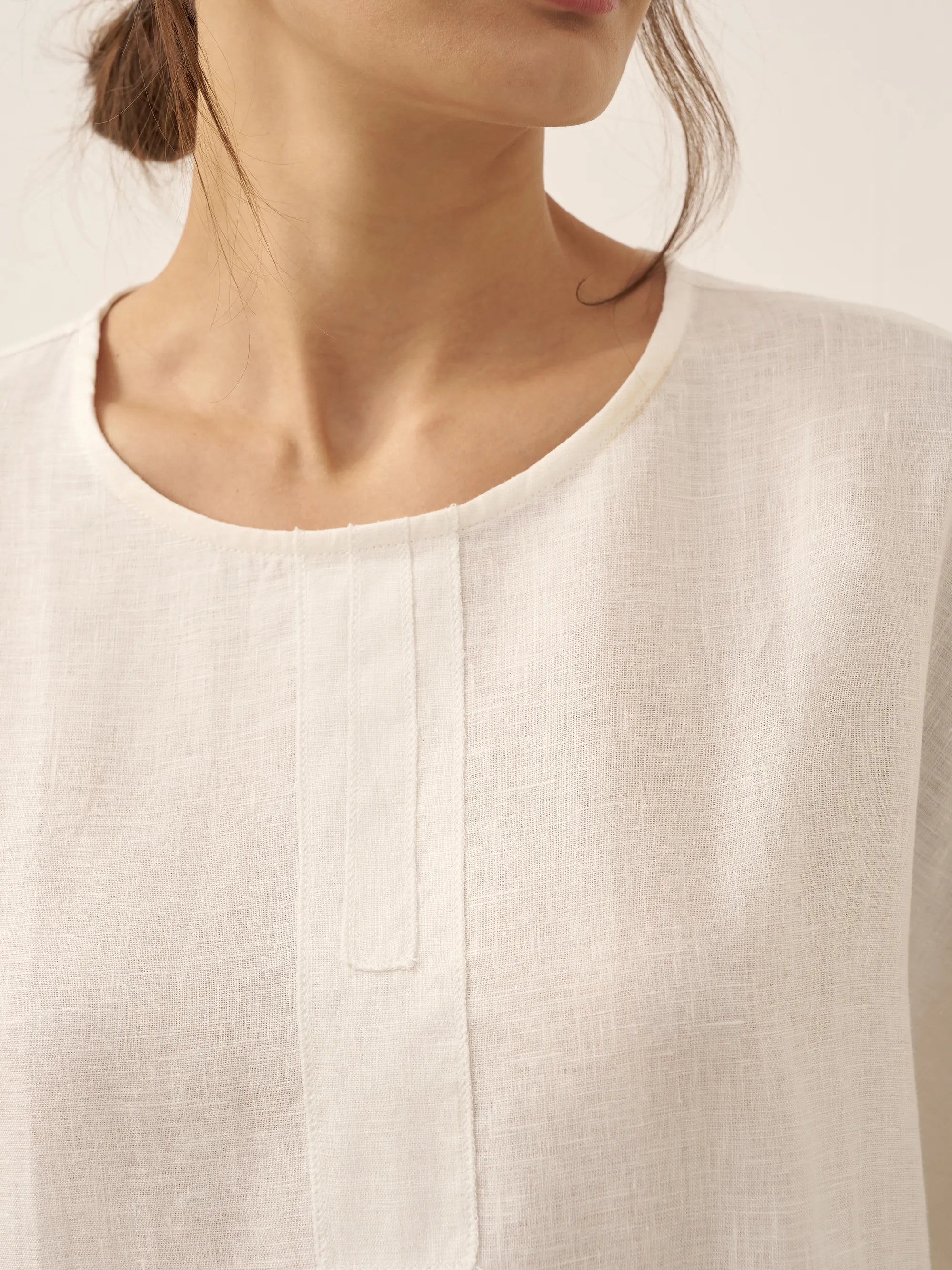 LINTICO LINTICO 100% Linen Round Neck Mid-Sleeve Top ROBYN — detail shot 7