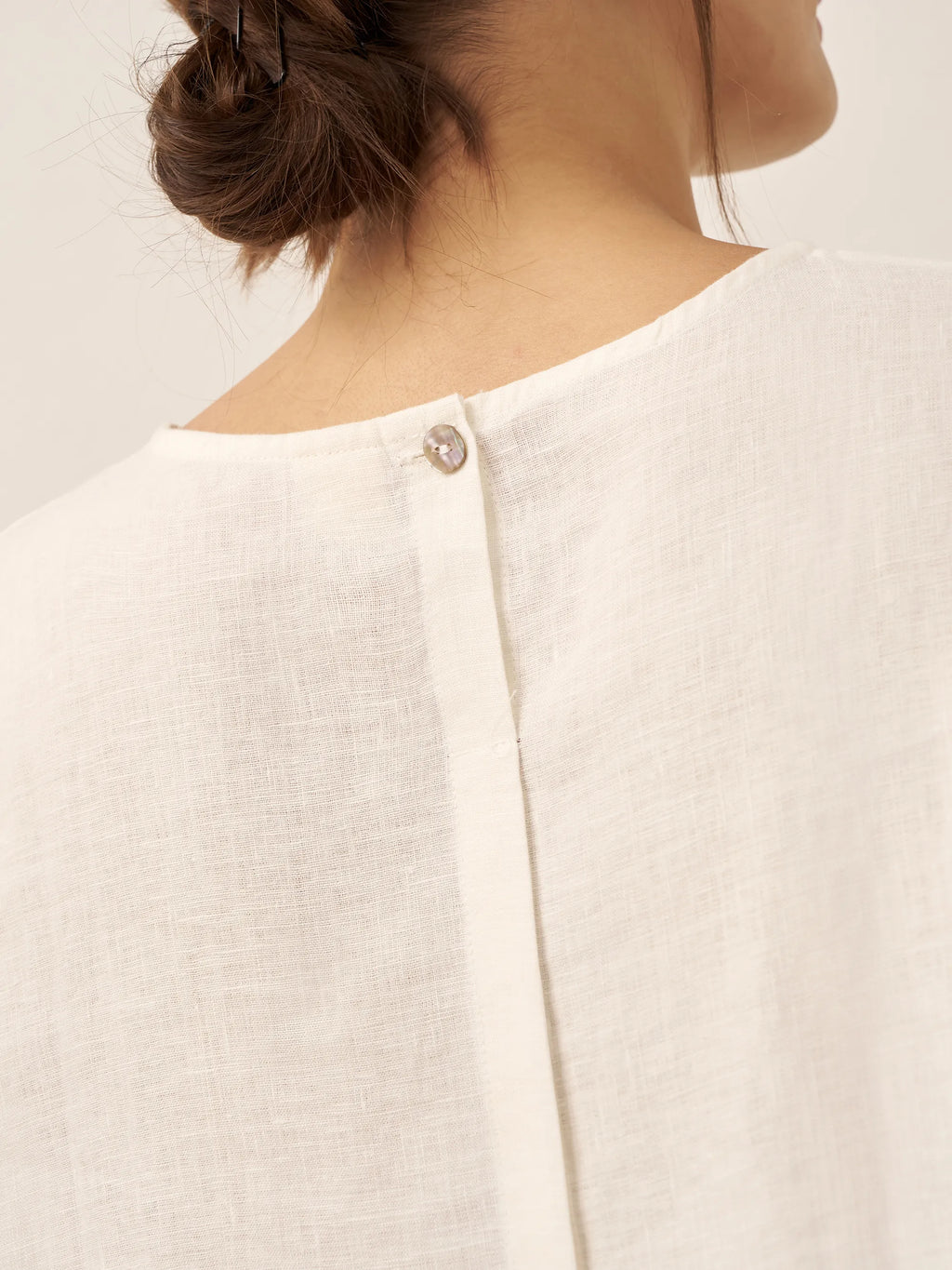 LINTICO LINTICO 100% Linen Round Neck Mid-Sleeve Top ROBYN — detail shot 10