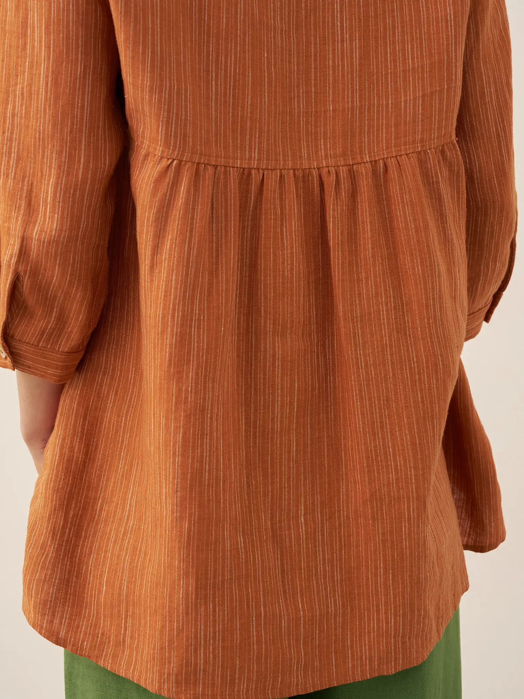 LINTICO 100% Linen Round Neck Artistic Stripe Top FLORENCE — lifestyle context
