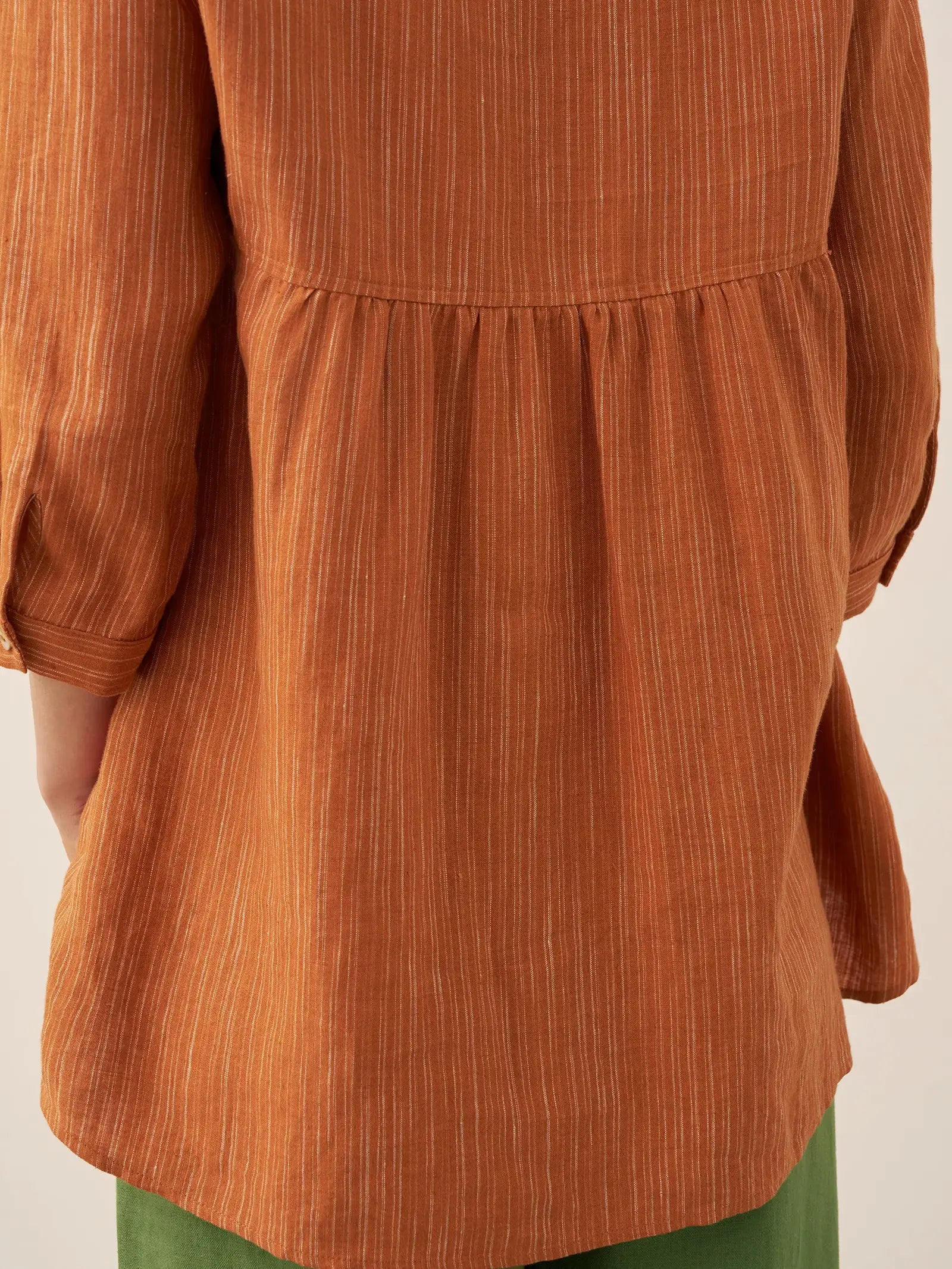 LINTICO 100% Linen Round Neck Artistic Stripe Top FLORENCE — lifestyle context