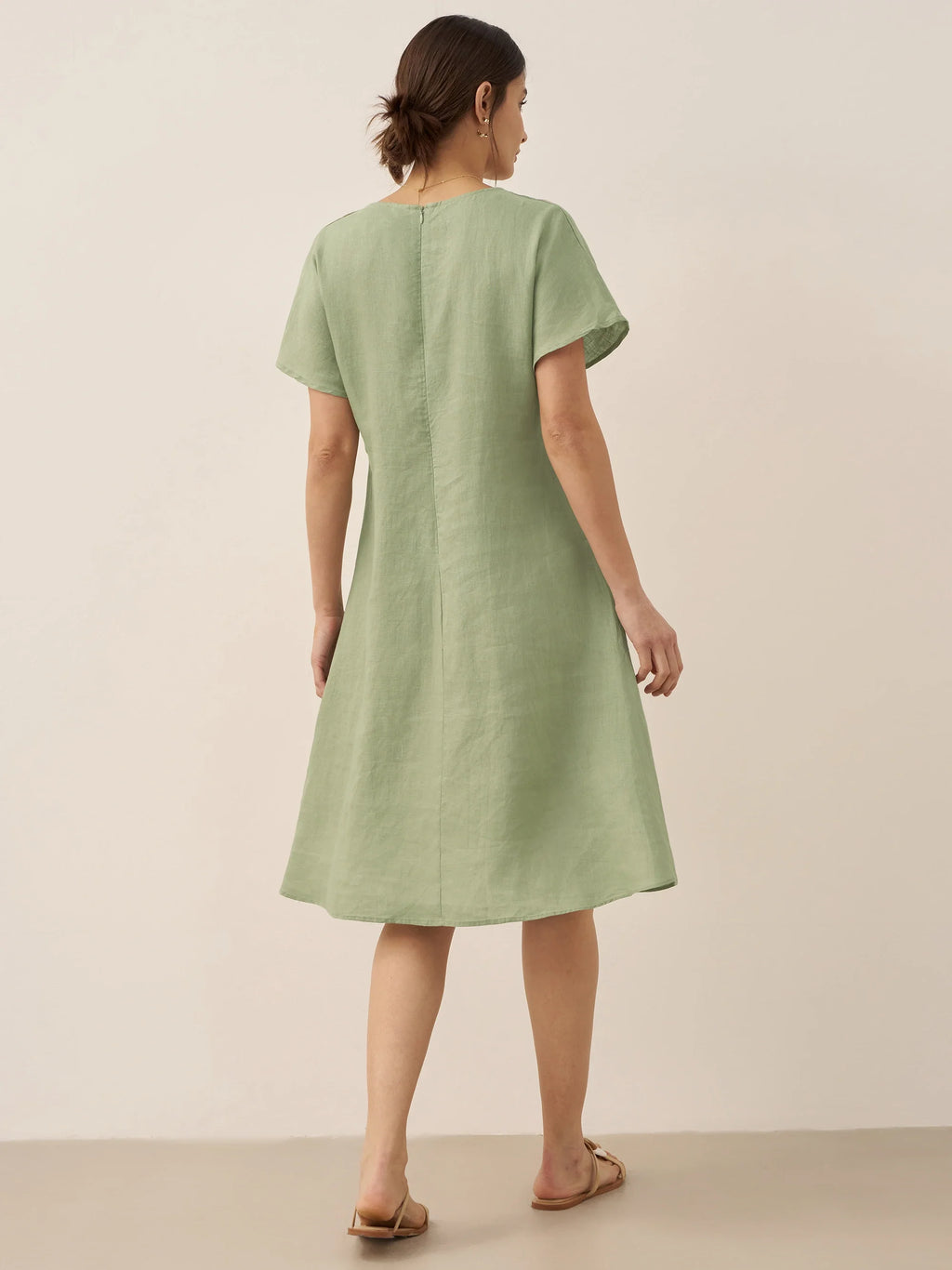 LINTICO 100% Linen V-Neck Pockets Swing Dress AINSLEY — LINTICO branding close-up