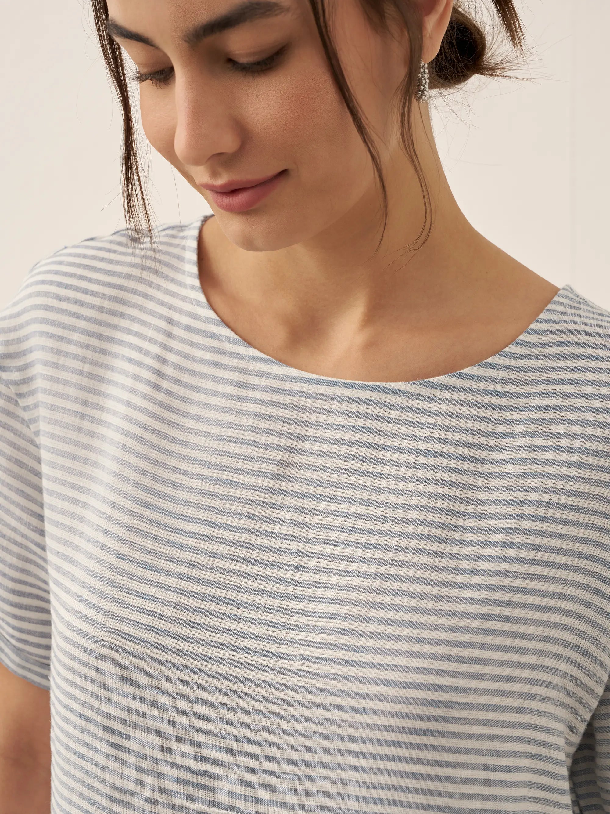 LINTICO 100% Linen Pinstripe Paneled Short-Sleeved Dress MORGAN — detail shot 10