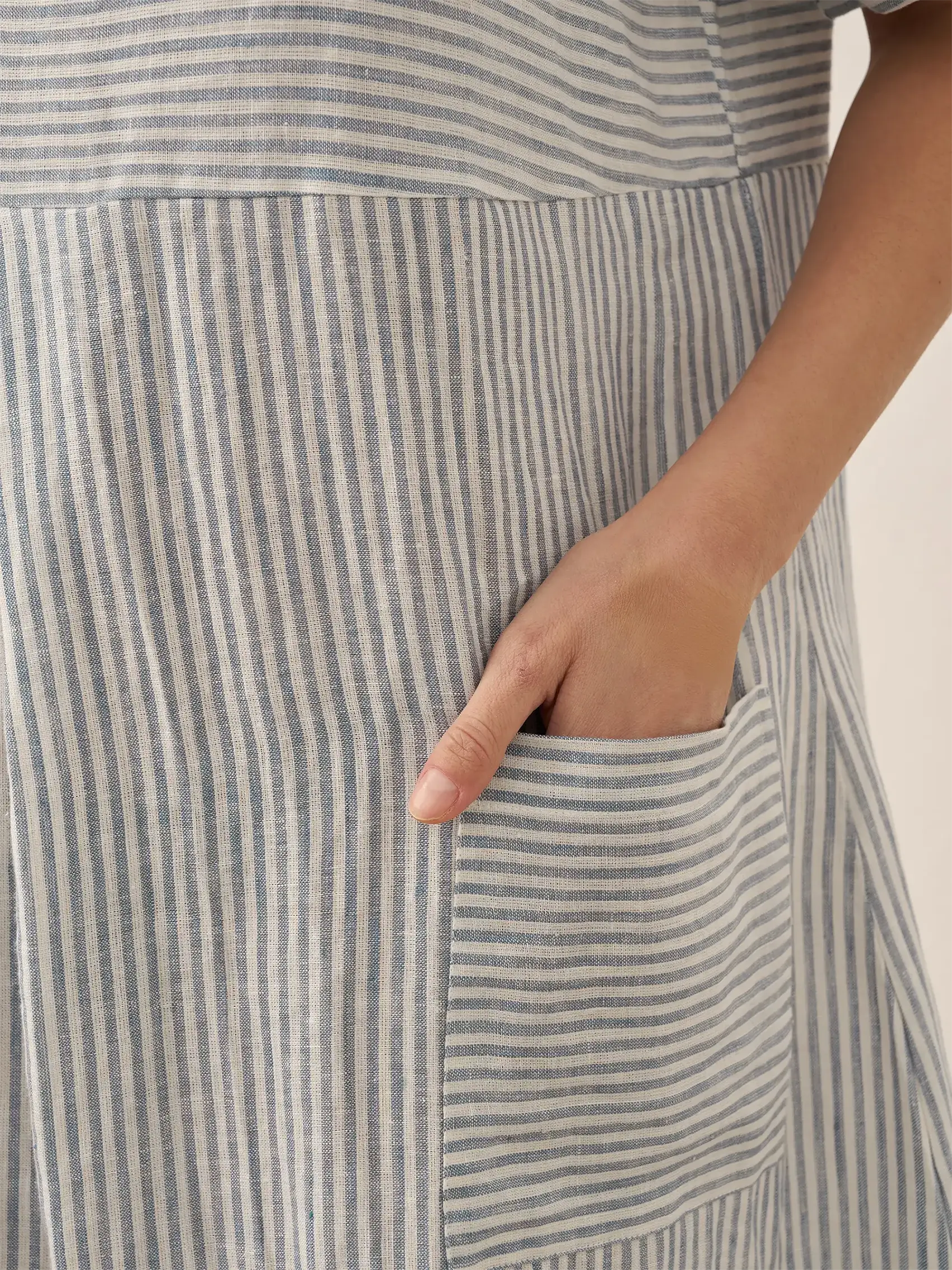 LINTICO 100% Linen Pinstripe Paneled Short-Sleeved Dress MORGAN — comparison shot