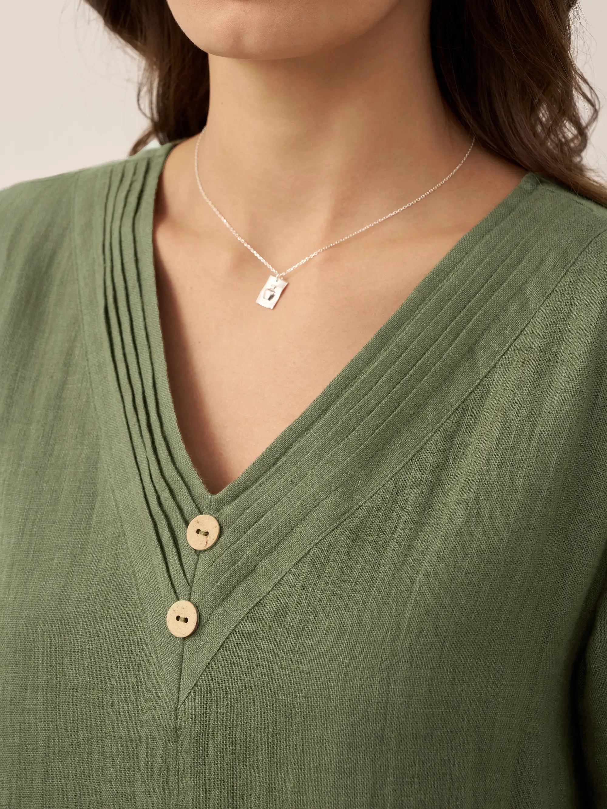 LINTICO 100% Linen V-Neck Double-Layer Midi Dress JAYDA — detail close-up