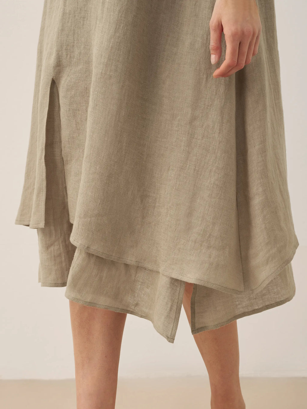 LINTICO 100% Linen V-Neck Double-Layer Midi Dress JAYDA — fabric or material detail