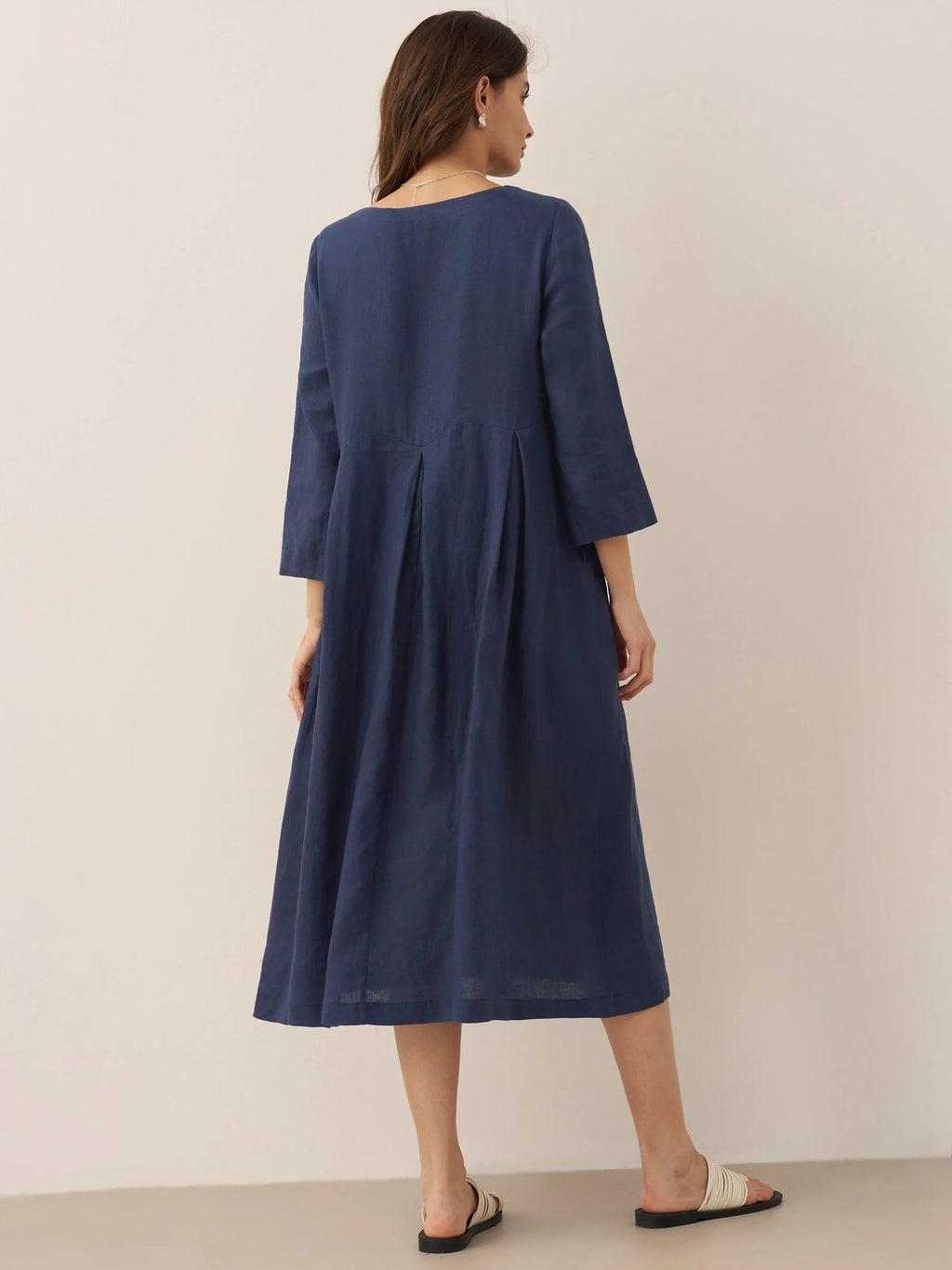 LINTICO 100% Linen Bateau Neck Pleated Maxi Dress — detail shot 7