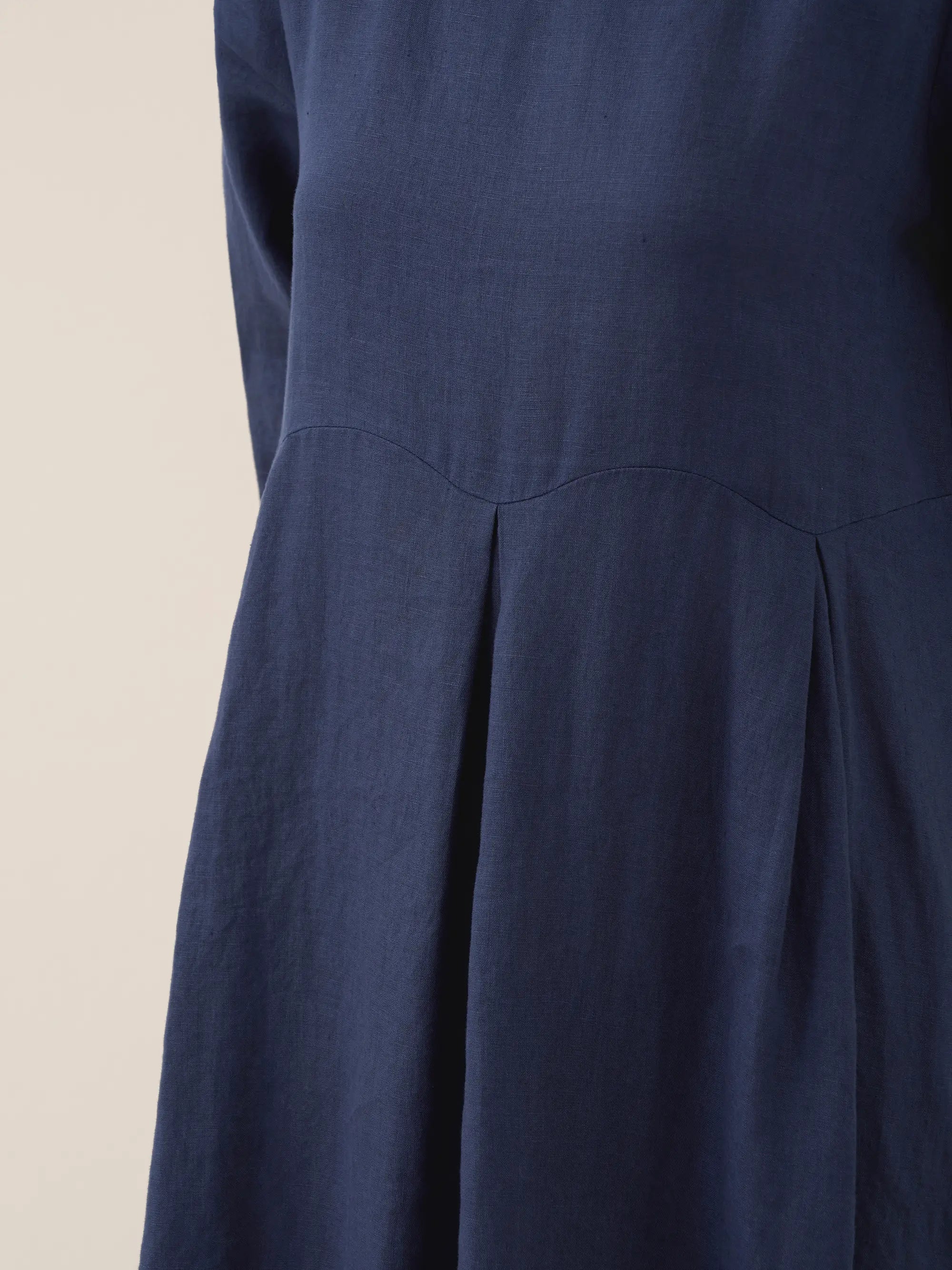 LINTICO 100% Linen Bateau Neck Pleated Maxi Dress — detail shot 8