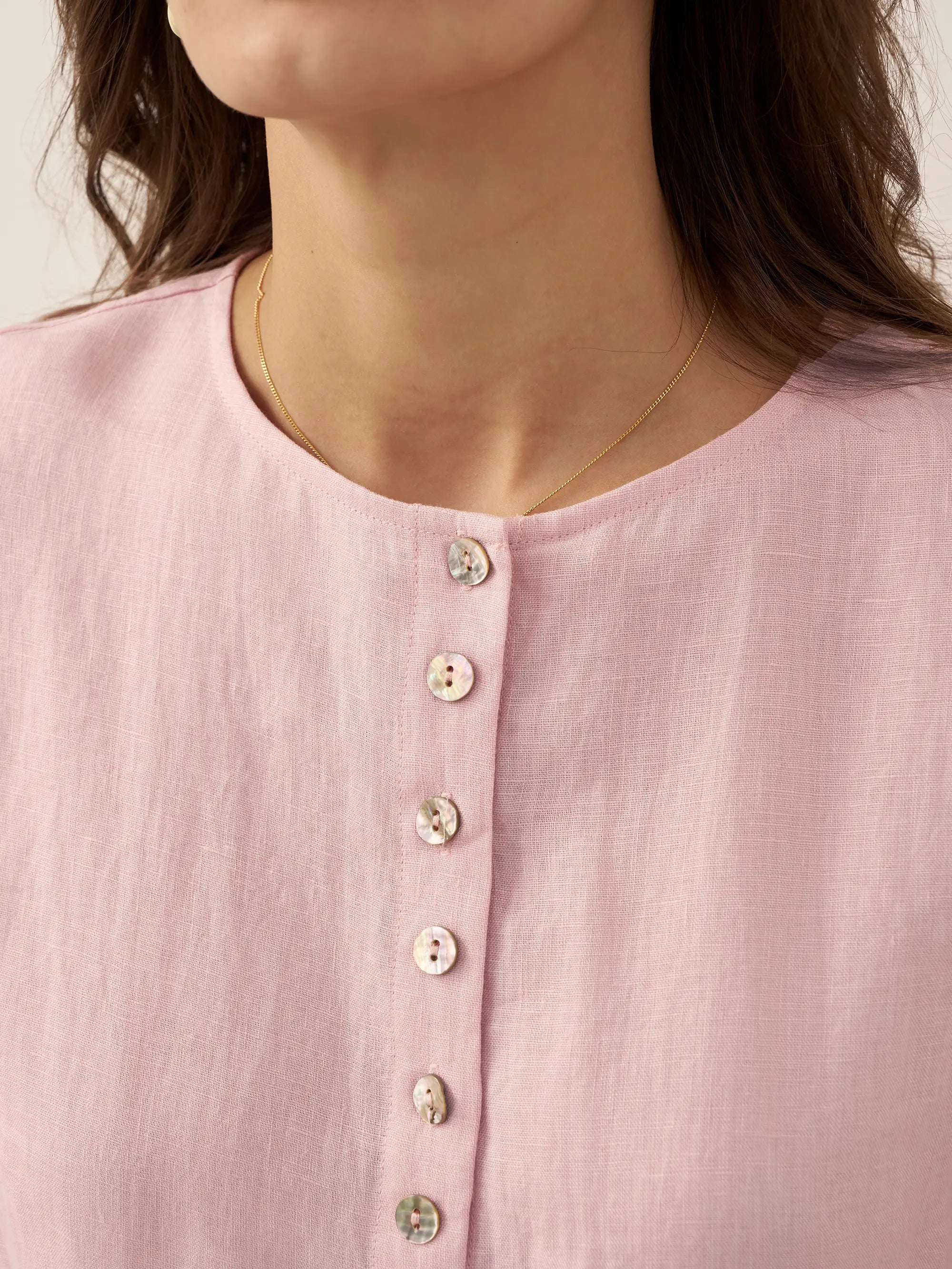 LINTICO 100% Linen Button-Front Drop Shoulder Shirt EASTER — detail close-up