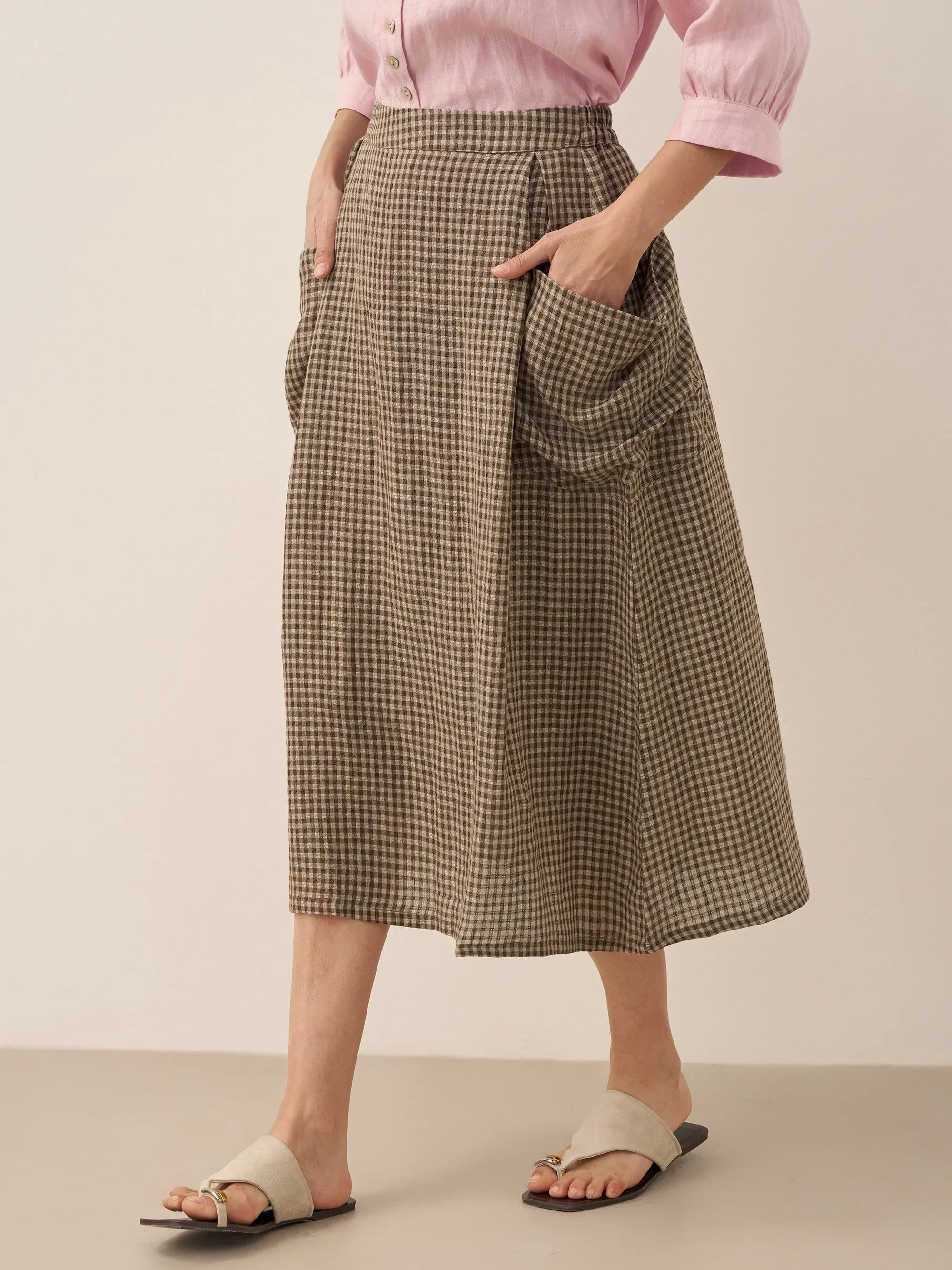 LINTICO Linen Checked Elastic Waist Skirt MARINA — LINTICO branding close-up