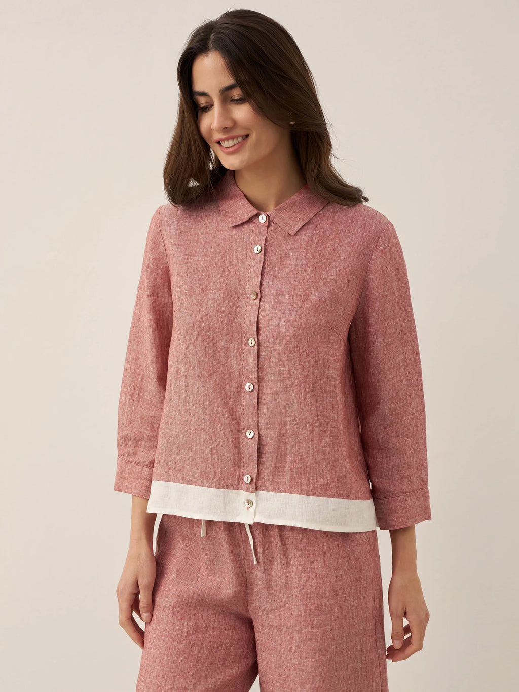 LINTICO 100% Linen Buttoned Closure Color-Blocked Shirt JANICE — feature highlight