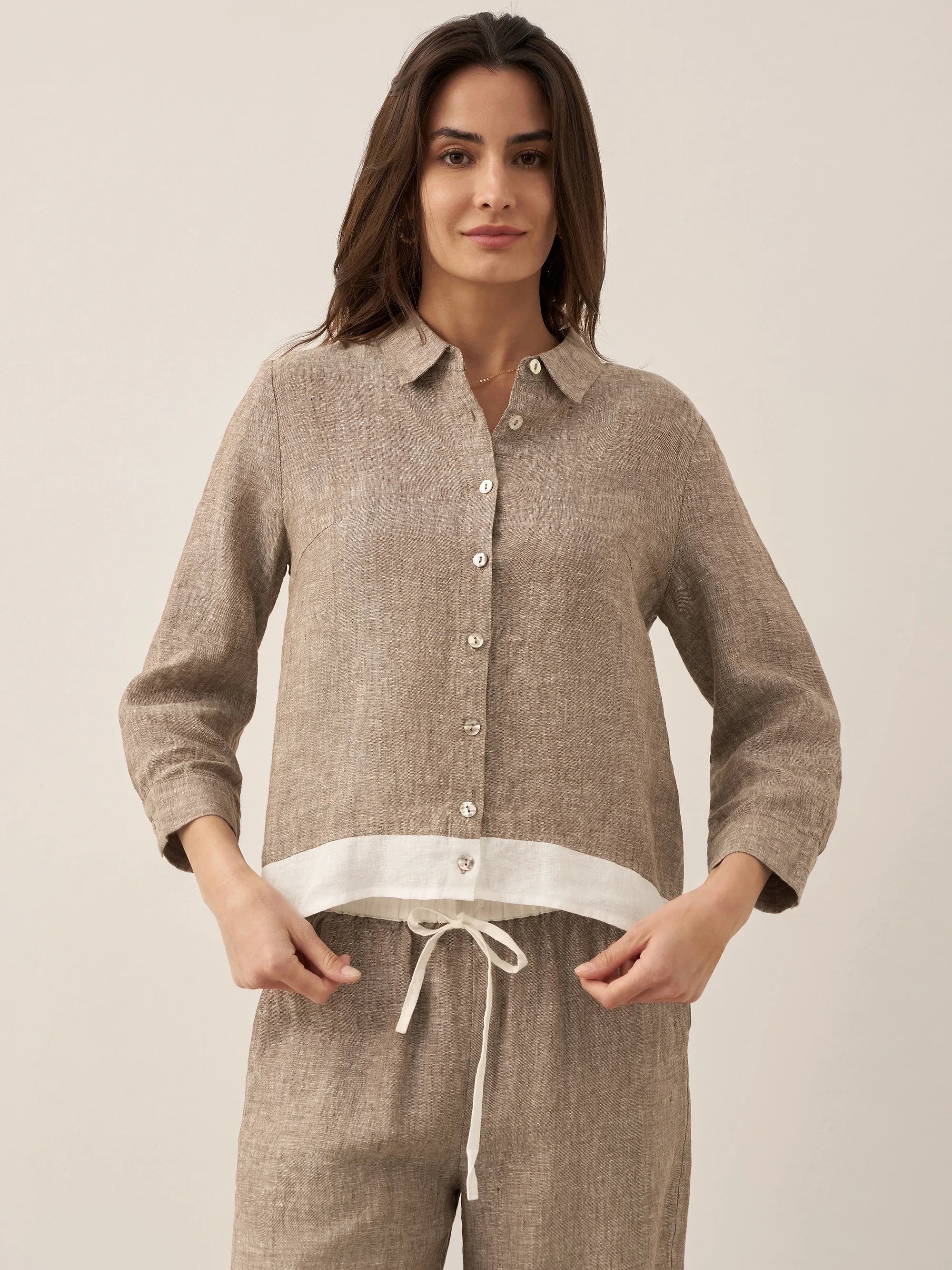 LINTICO 100% Linen Buttoned Closure Color-Blocked Shirt JANICE — in-use photo
