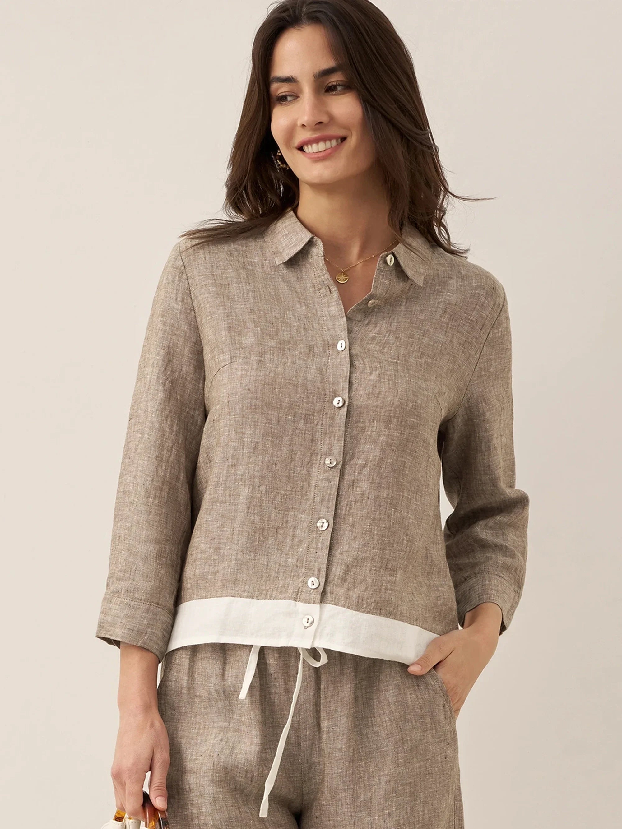 LINTICO 100% Linen Buttoned Closure Color-Blocked Shirt JANICE — back view