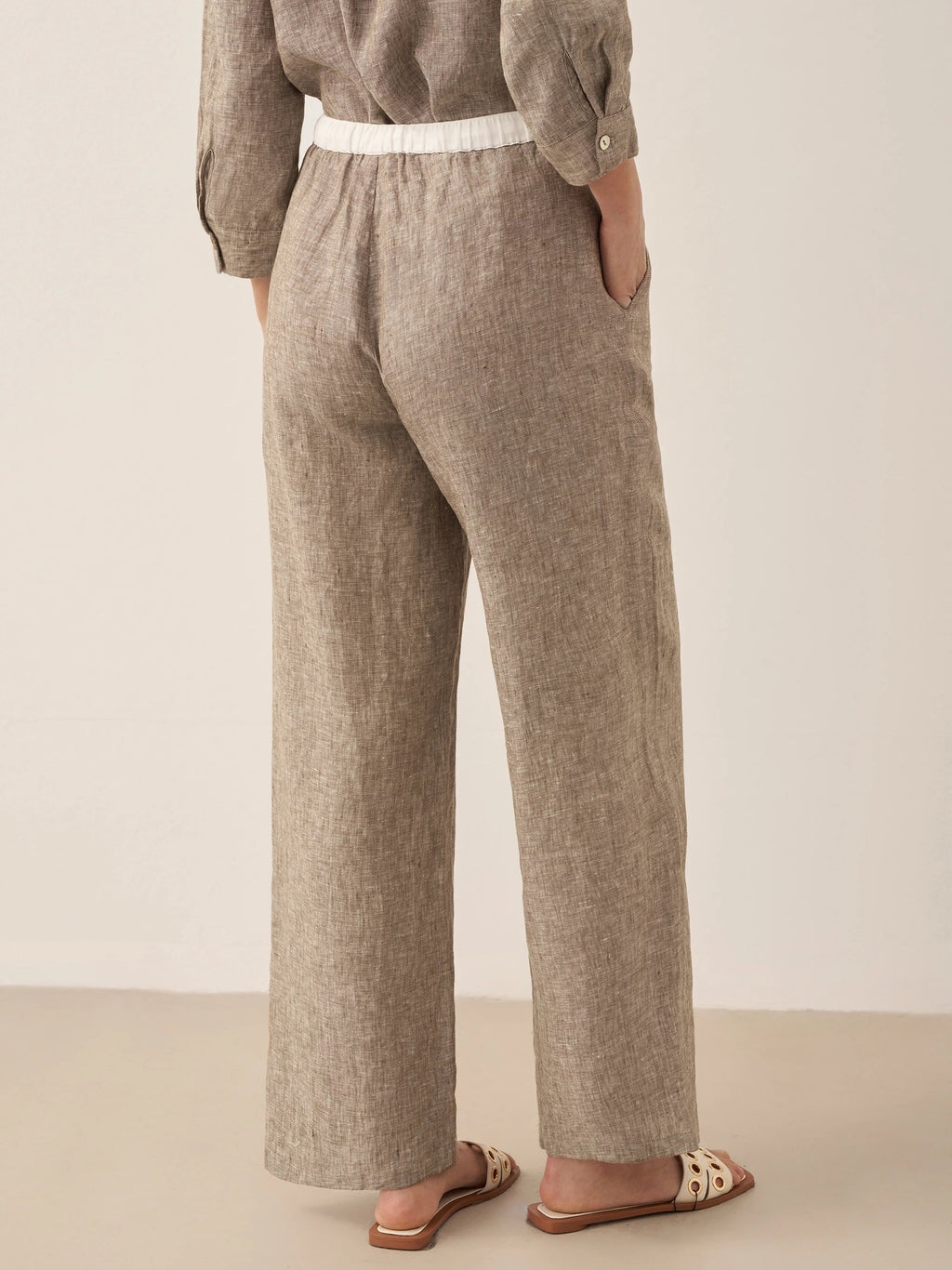 LINTICO 100% Linen Elastic Waist Straight-Leg Trousers JOURDAN — in-use photo