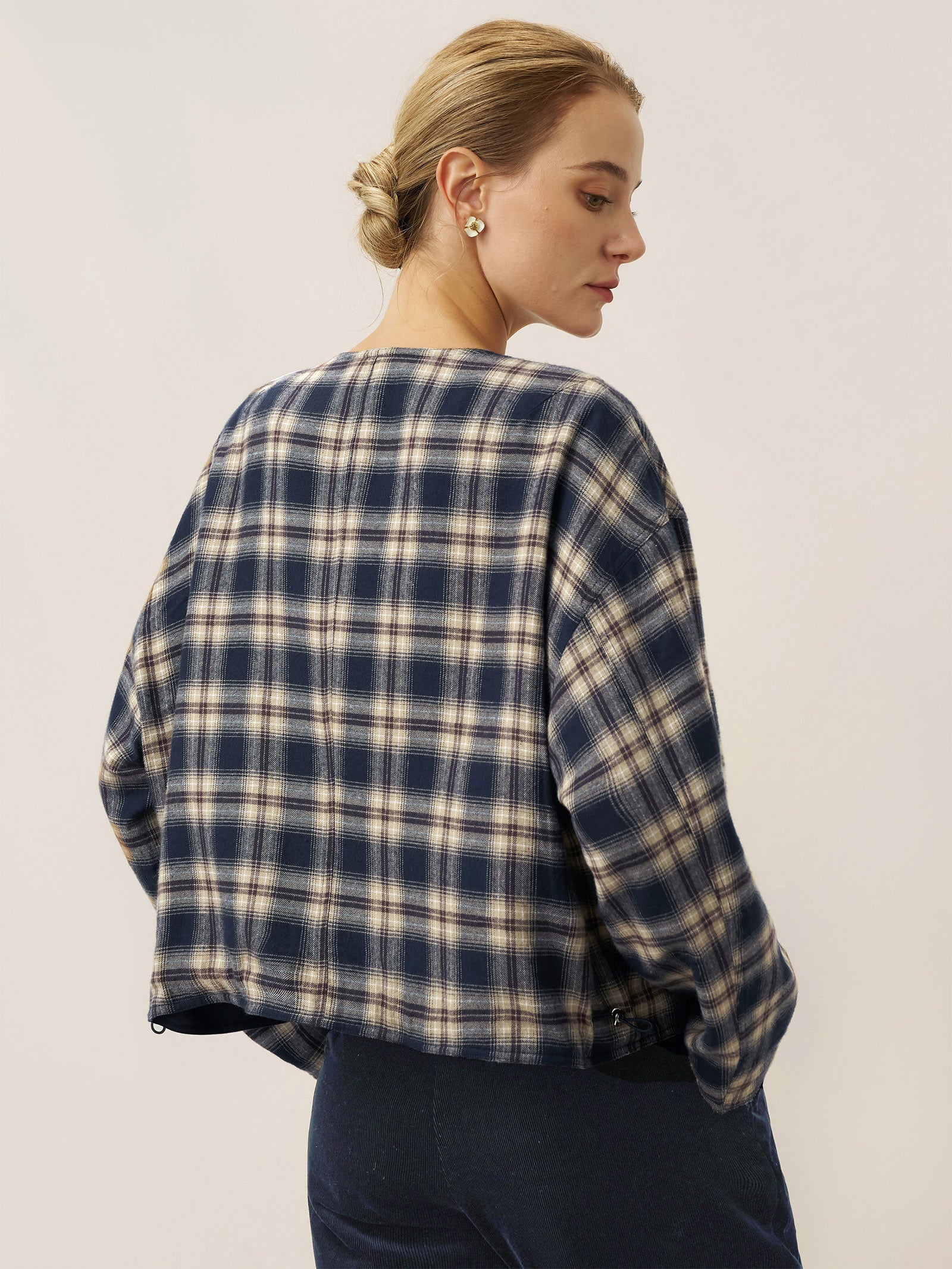 LINTICO Tencel Linen Reversible Crew Neck Casual Jacket CHLOE — detail shot 7