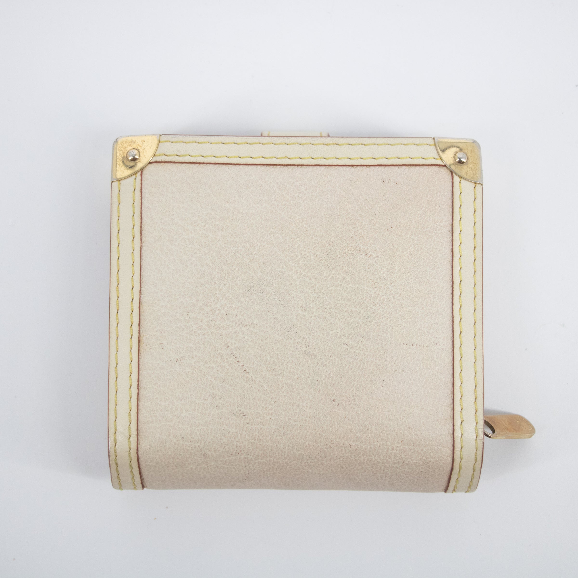 Bolt Boutique Louis Vuitton Ivory Suhali Compact Zippy Wallet  #2055 — detail close-up