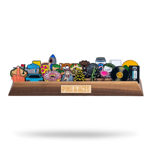 Ball Marker Display – Pins and Aces, view 2