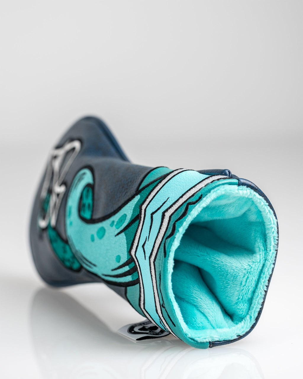 Kraken - Hybrid Cover – Pins and Aces, view 5