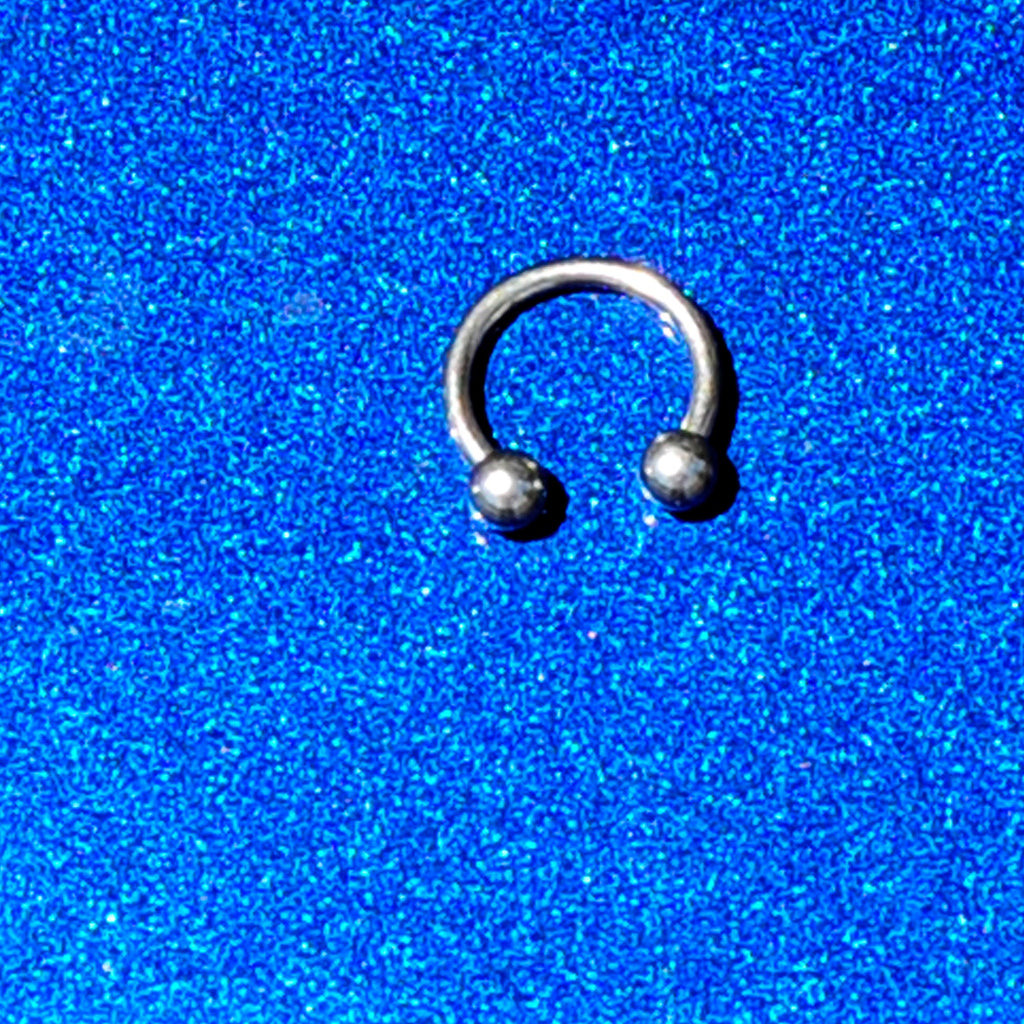 BodyCandy 16G 5/16 Stainless Steel Horseshoe Circular Barbell — alternative angle