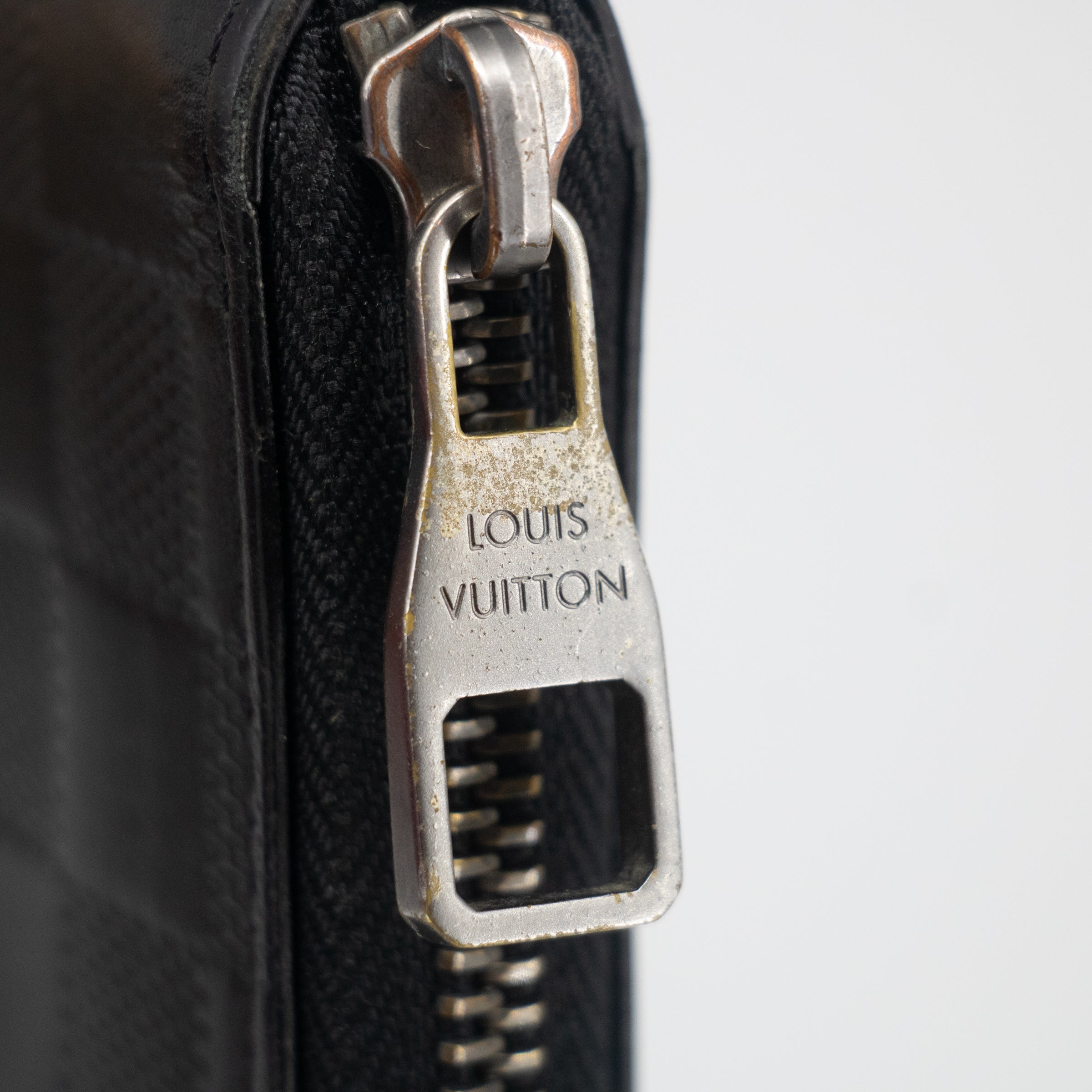 Bolt Boutique Louis Vuitton Black Damier Infini Vertical Zippy Wallet #2267 — back view