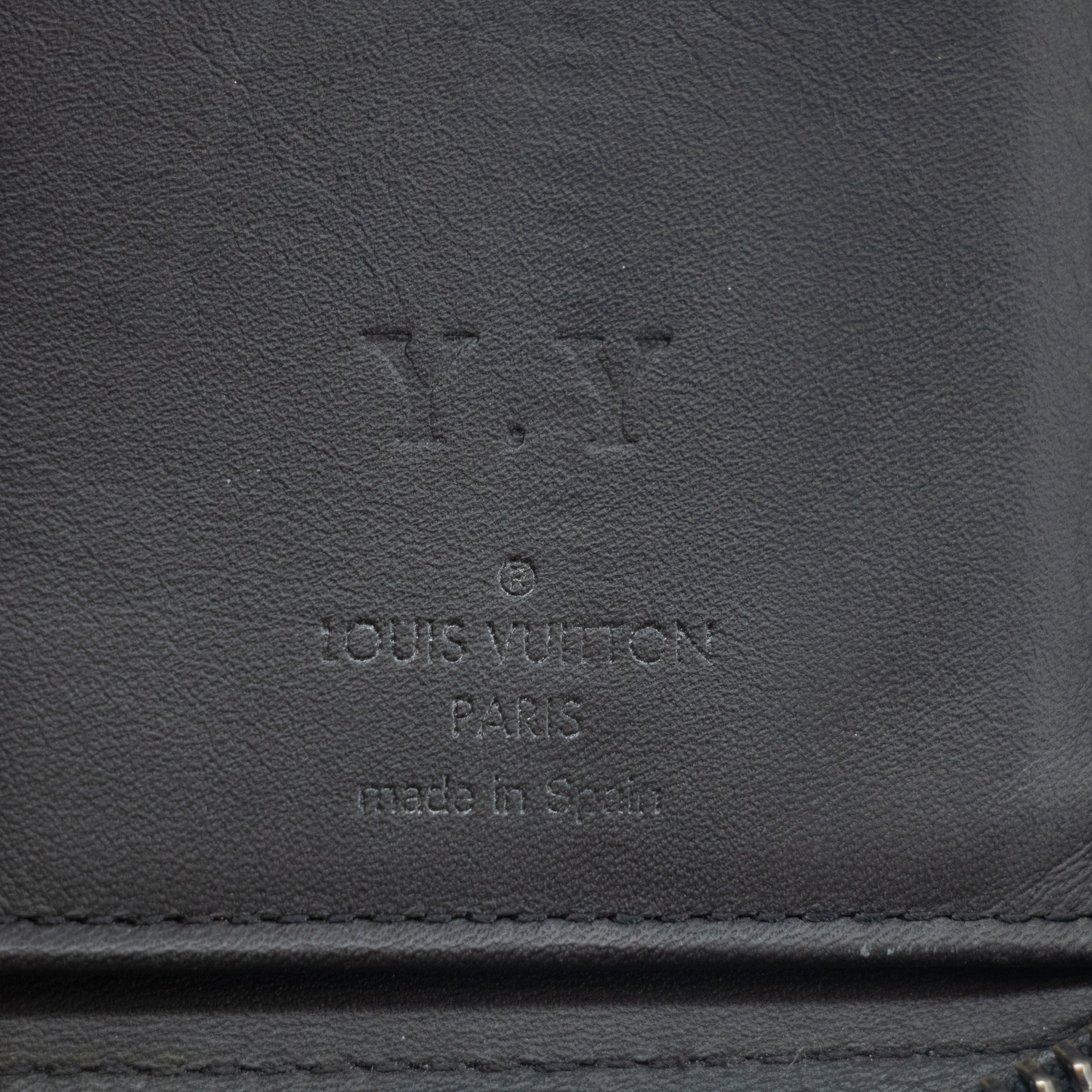 Bolt Boutique Louis Vuitton Black Damier Infini Vertical Zippy Wallet #2267 — alternative angle