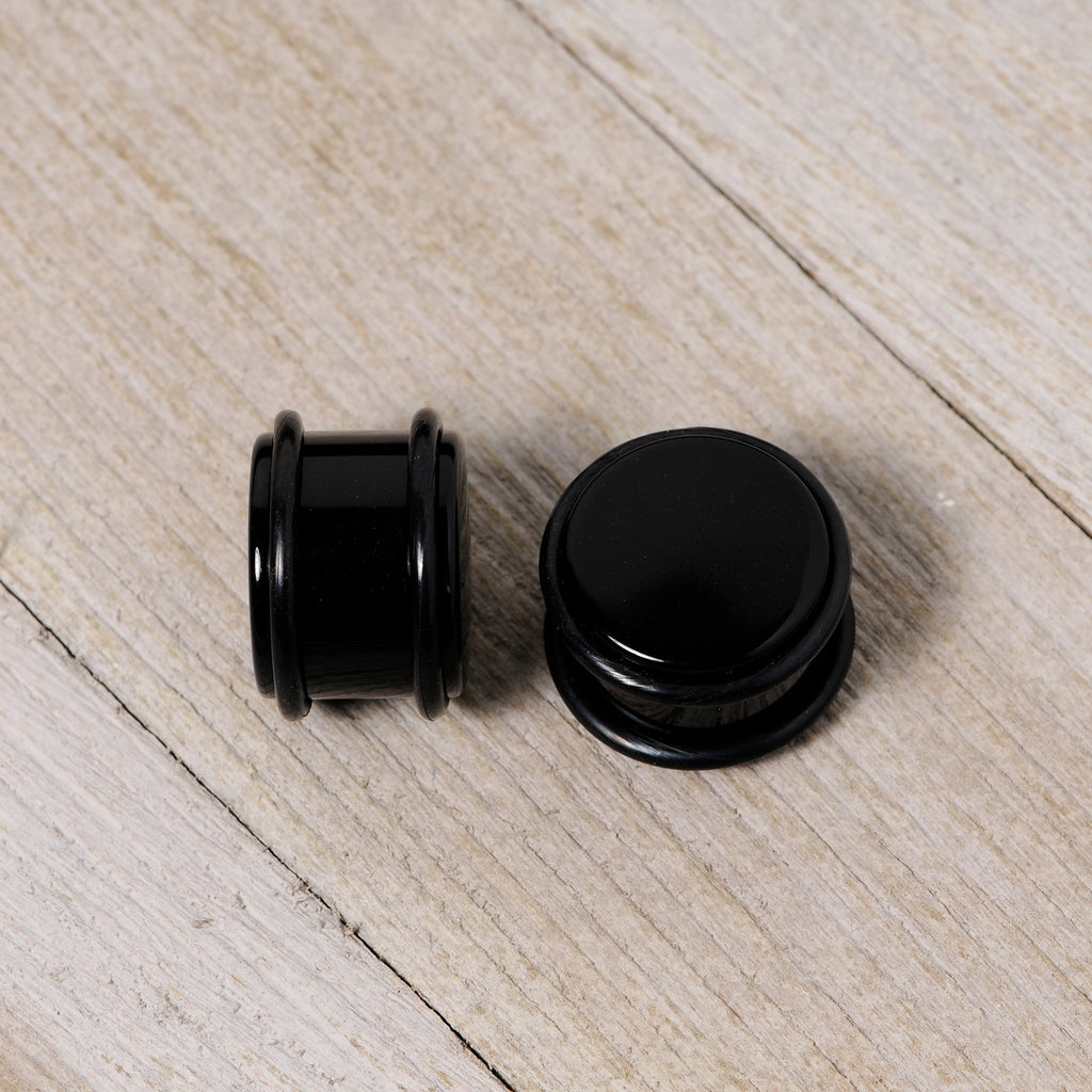 BodyCandy 5/8 Black Acrylic Straight Plug Set — side view