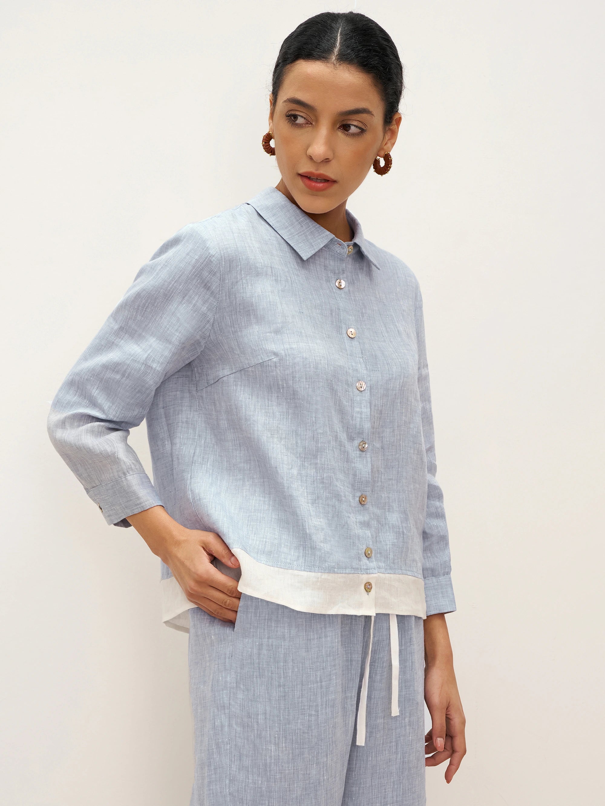 LINTICO 100% Linen Buttoned Closure Color-Blocked Shirt JANICE — detail shot 6