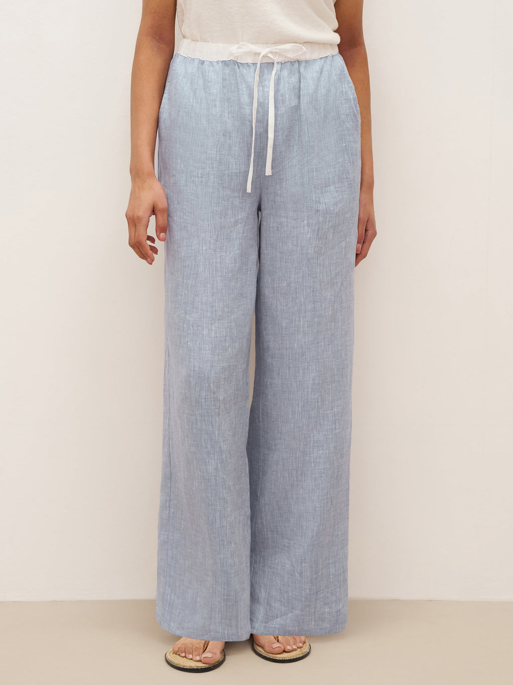 LINTICO 100% Linen Elastic Waist Straight-Leg Trousers JOURDAN — LINTICO branding close-up