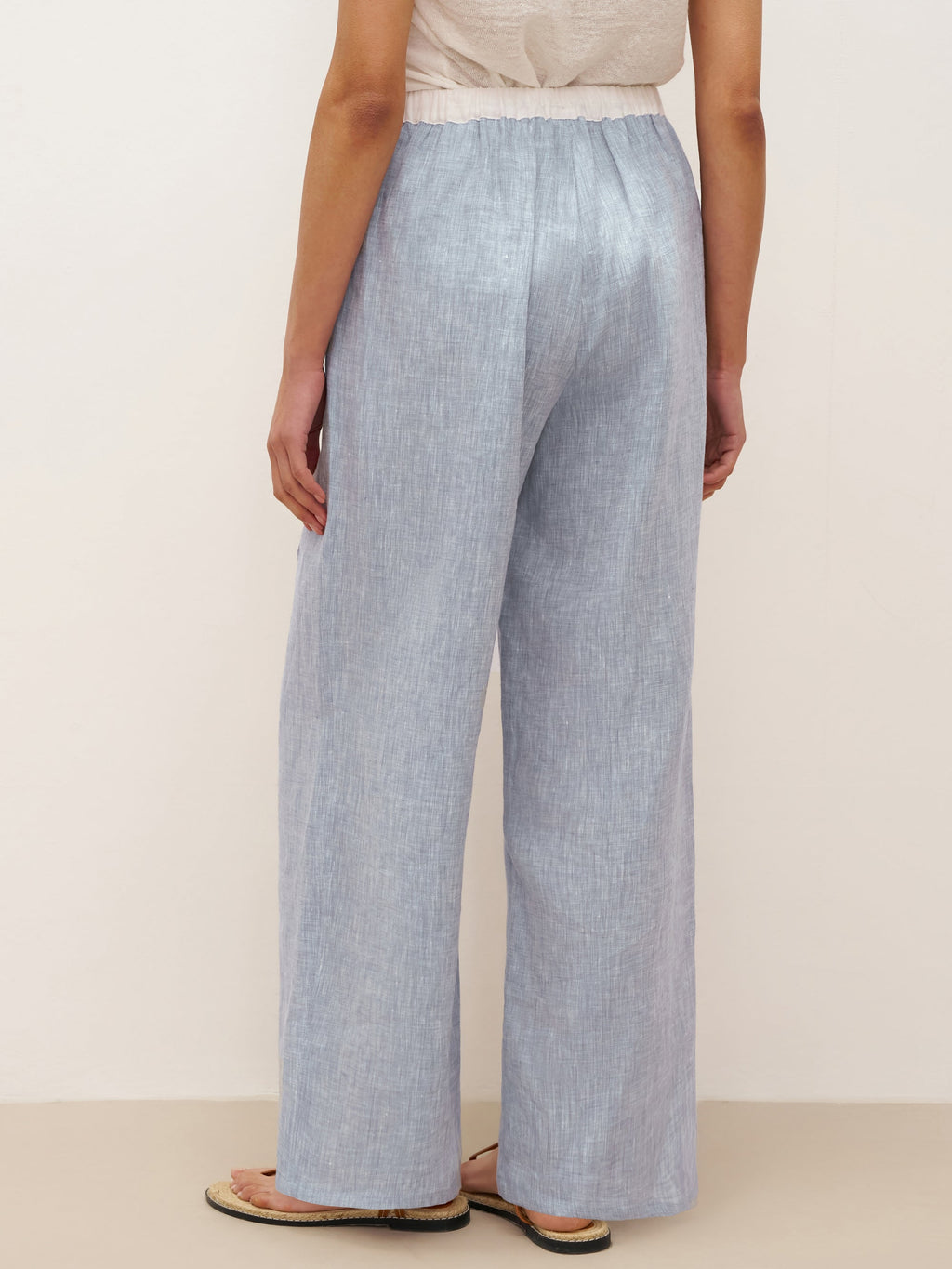 LINTICO 100% Linen Elastic Waist Straight-Leg Trousers JOURDAN — lifestyle worn / used context