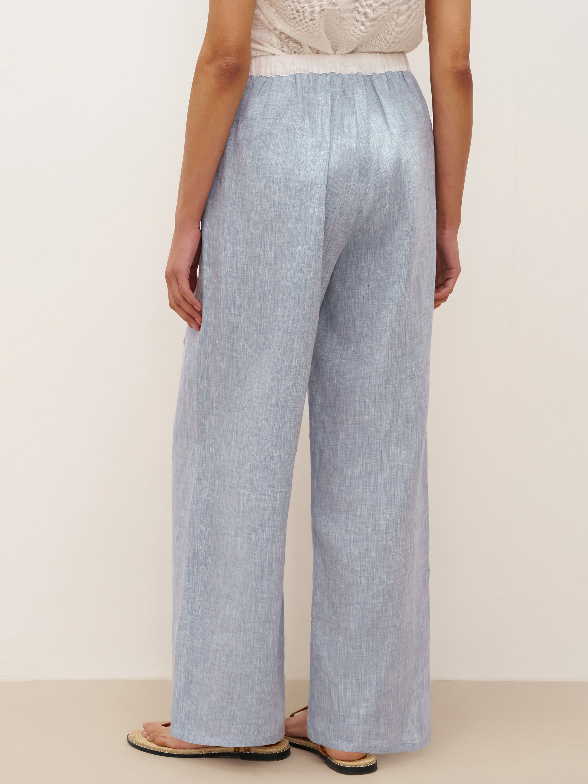 LINTICO 100% Linen Elastic Waist Straight-Leg Trousers JOURDAN — lifestyle worn / used context