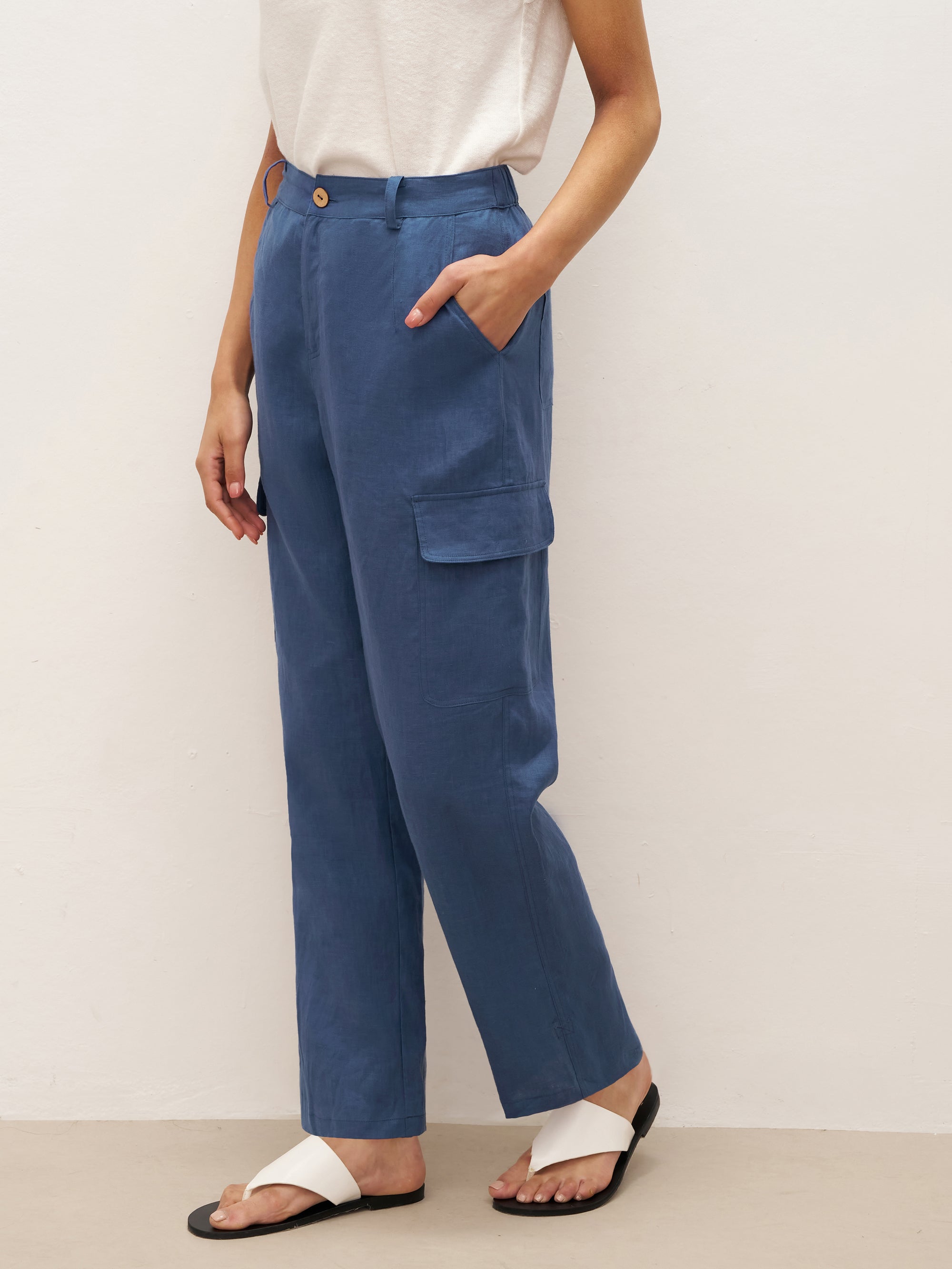 LINTICO 100% Linen Cargo Tapered Trousers with Patch Pockets JESSE — LINTICO branding close-up