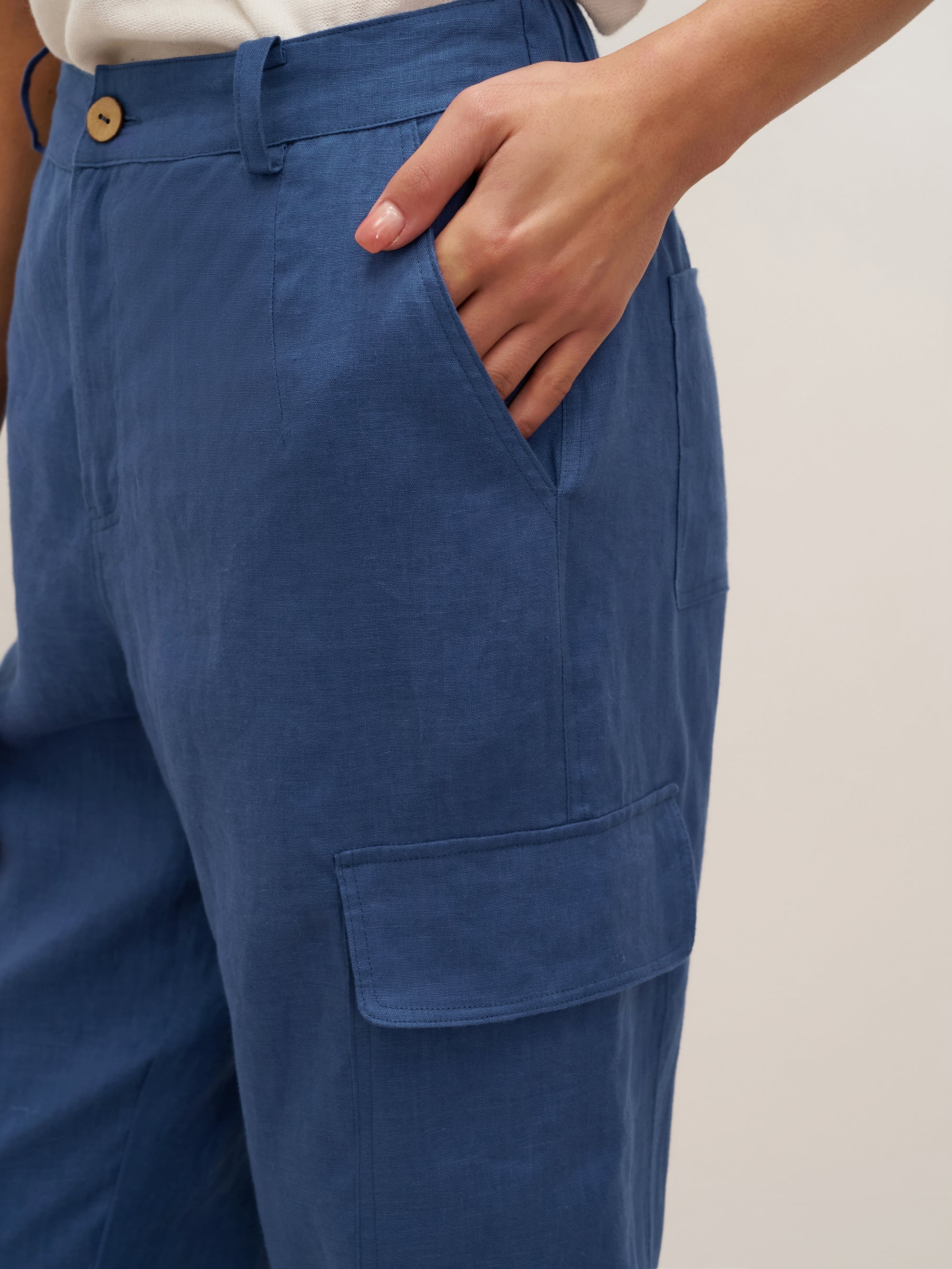LINTICO 100% Linen Cargo Tapered Trousers with Patch Pockets JESSE — detail shot 8