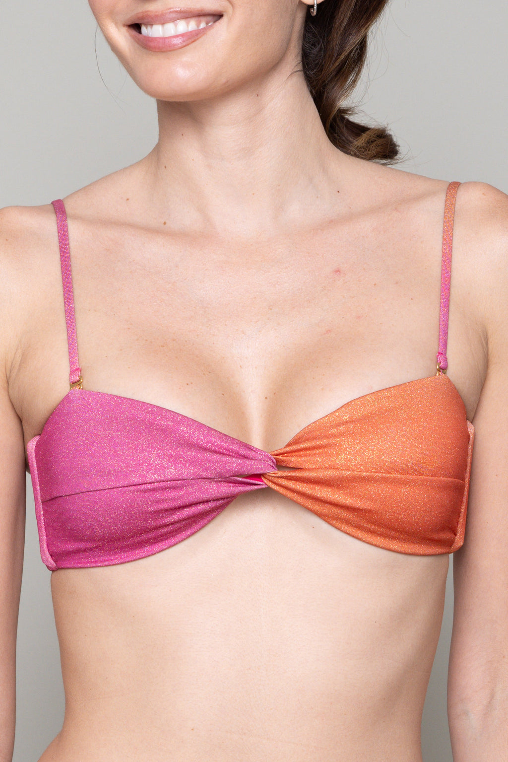 LA'AVANA Ama-necer twist top — lifestyle context