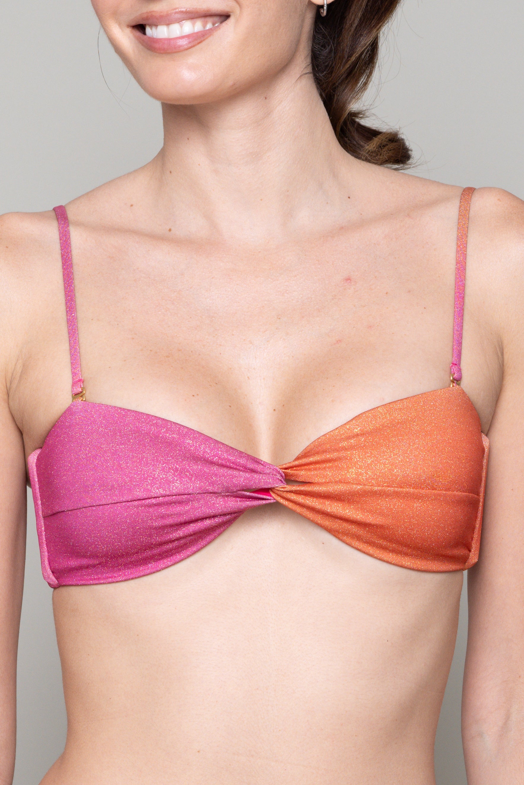 LA'AVANA Ama-necer twist top — lifestyle context