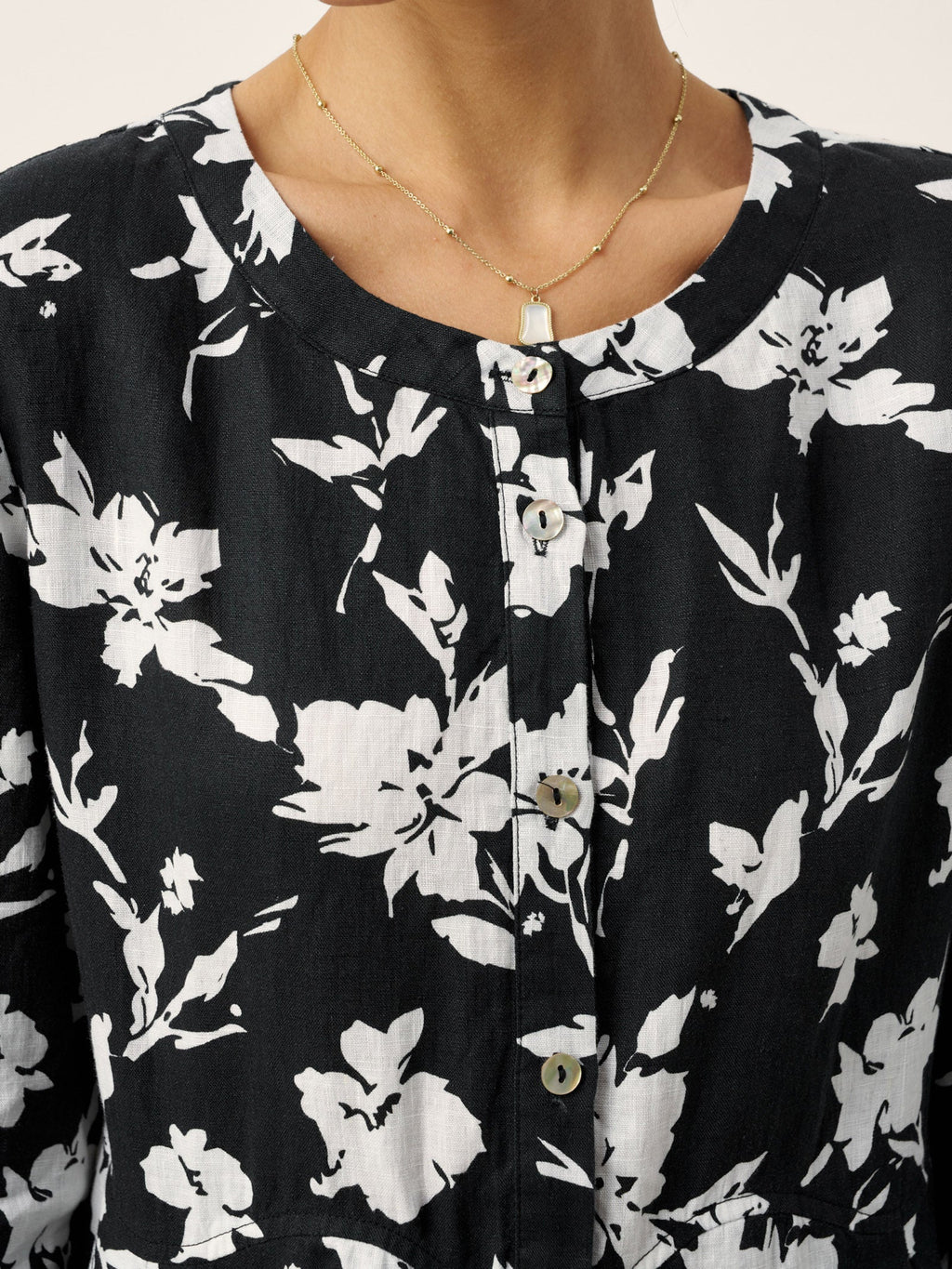 LINTICO 100% Linen Floral Printed Gathered Maxi Dress ELODIE — detail shot 6