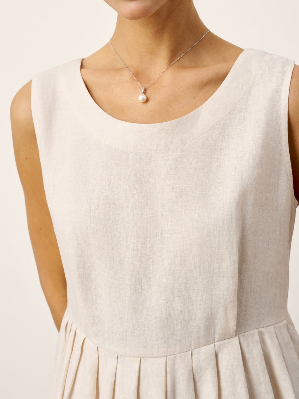 LINTICO 100% Linen Sleeveless Crew Neck Waist Pleated Maxi Dress SELENE — detail shot 7