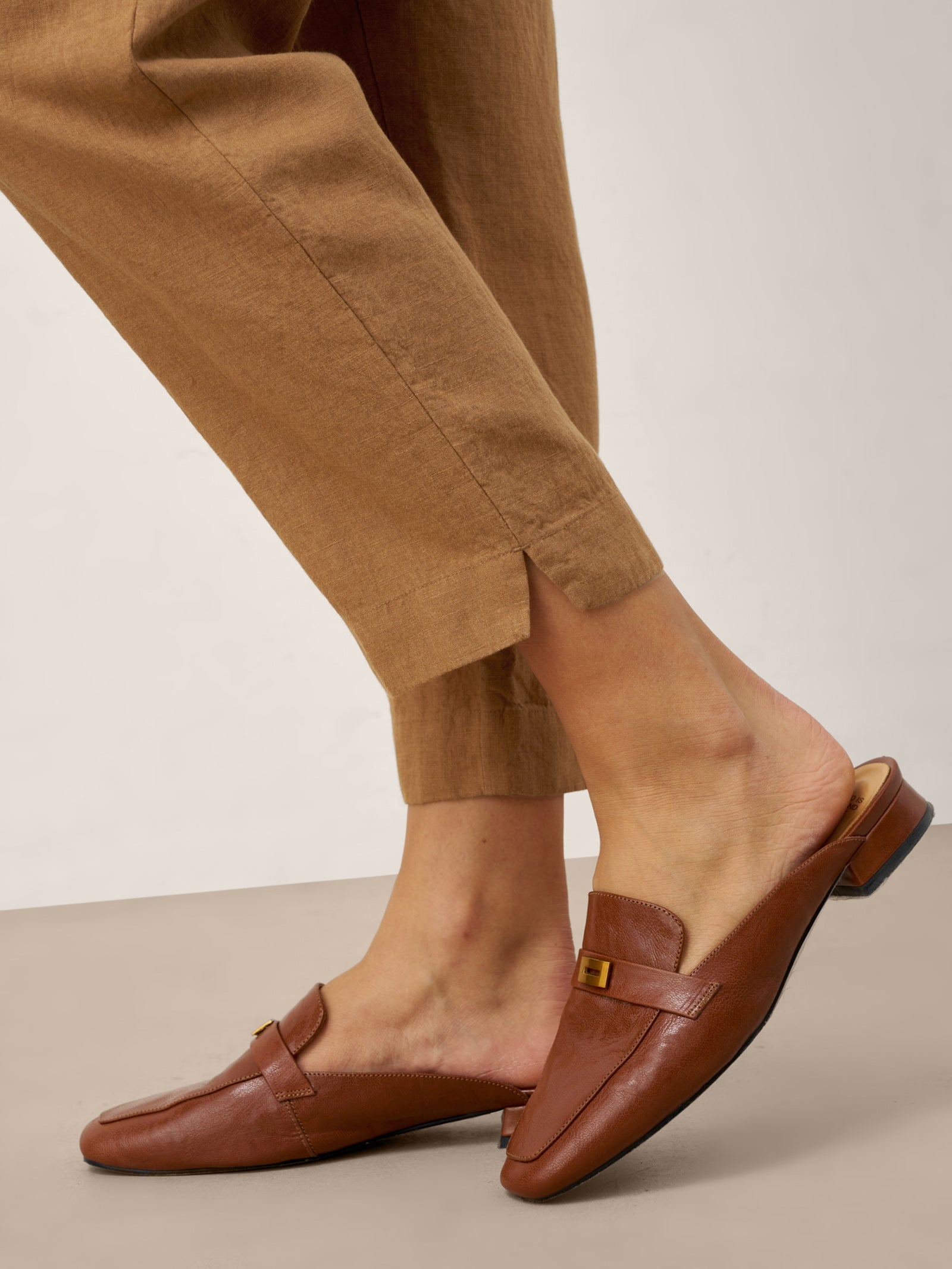 LINTICO 100% Linen Elasticated Waist Ankle Pants GWEN — detail shot 7
