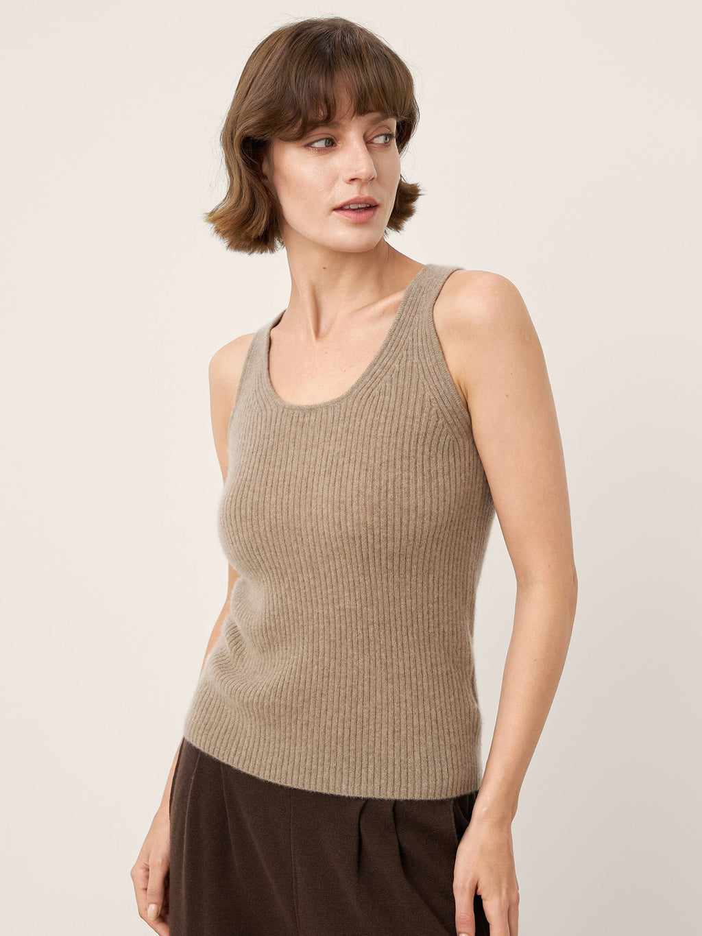 LINTICO 100% Mongolian Cashmere Versatile Crew Neck Tank Top VIVIANA — detail shot 10