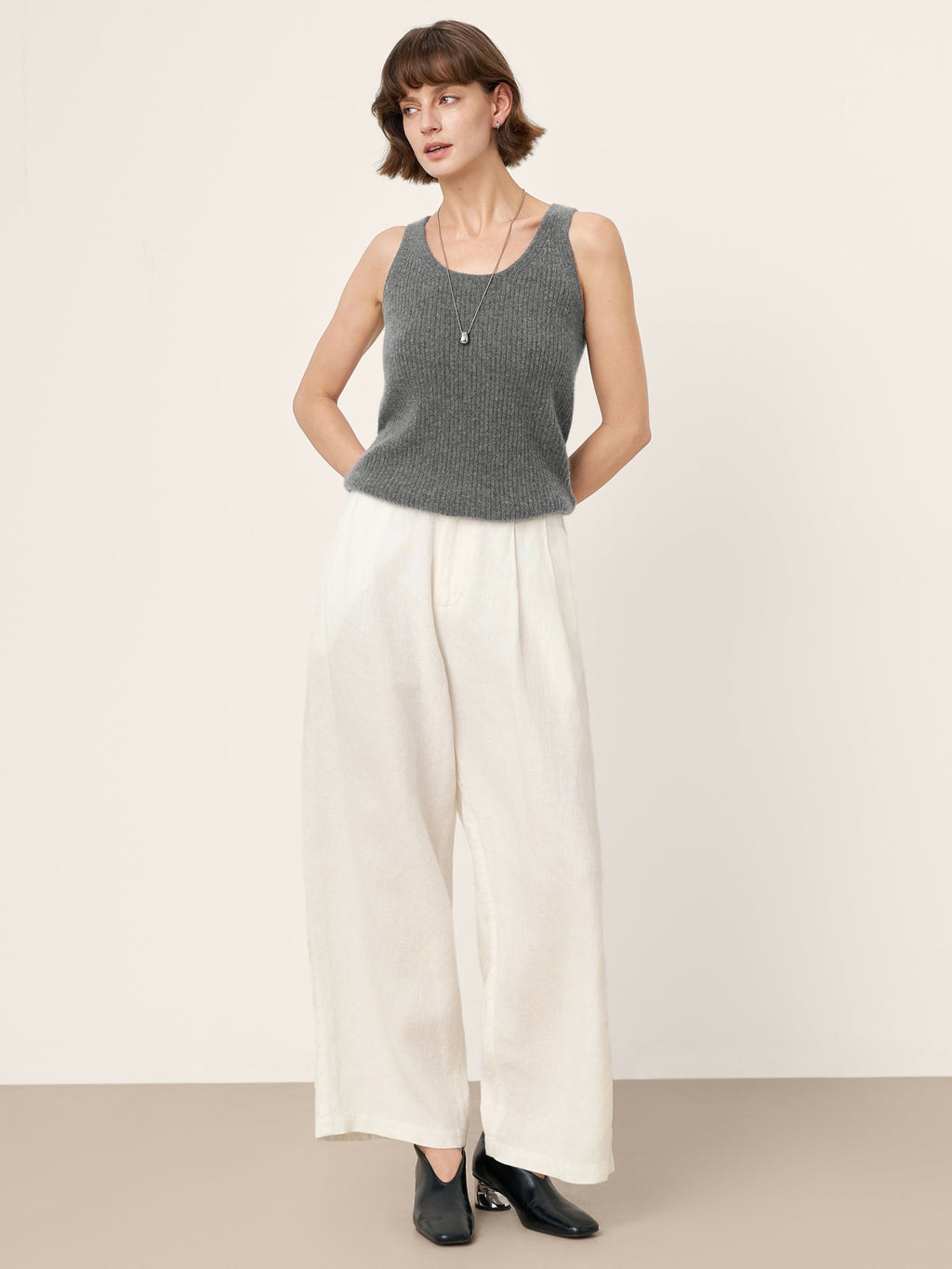 LINTICO 100% Mongolian Cashmere Versatile Crew Neck Tank Top VIVIANA — LINTICO branding close-up