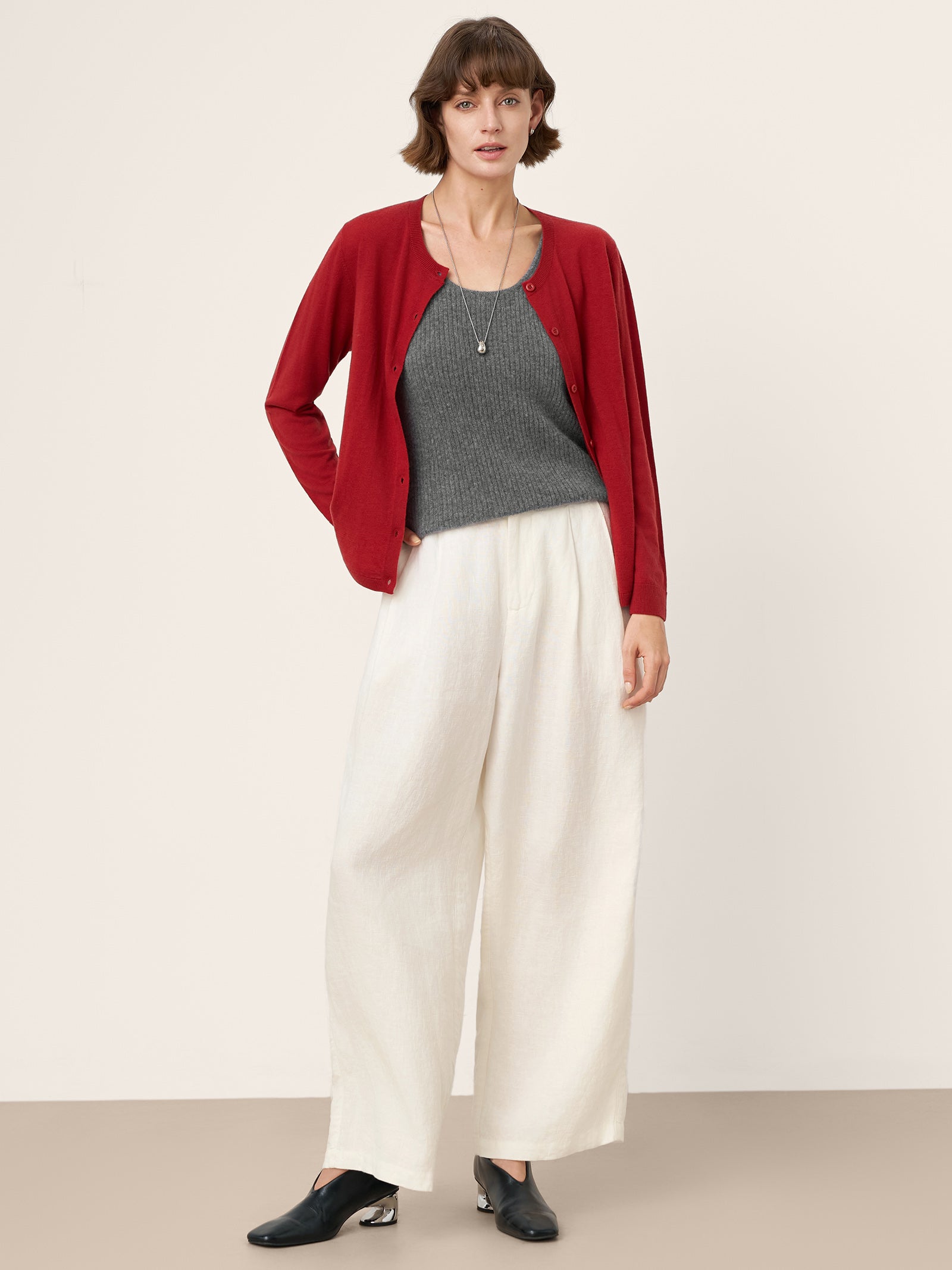 LINTICO 100% Mongolian Cashmere Versatile Crew Neck Tank Top VIVIANA — detail shot 7