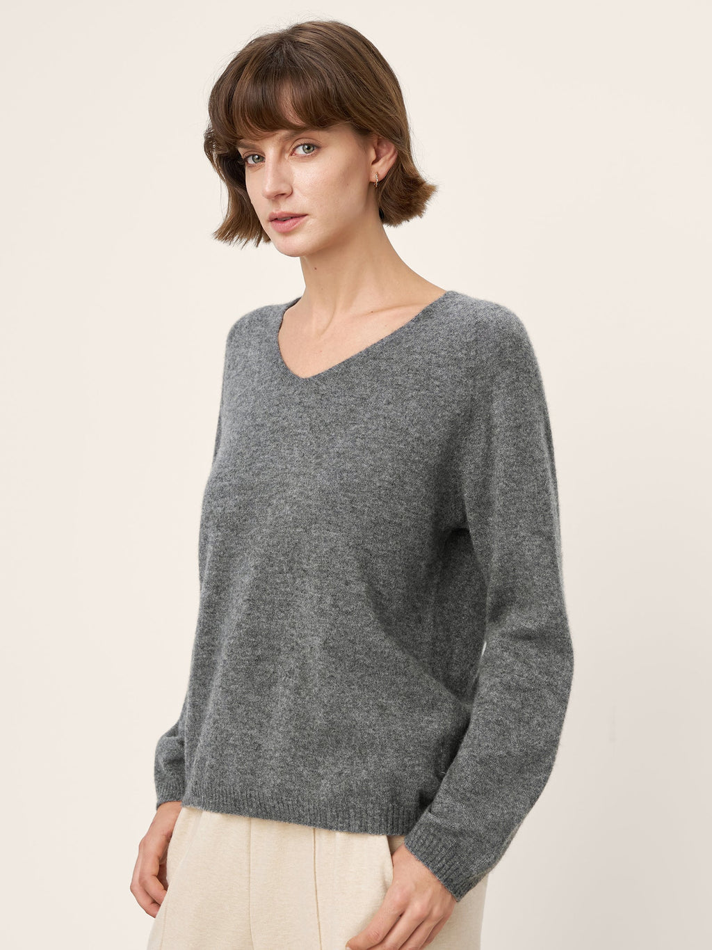 LINTICO Mongolian Cashmere & Mulberry Silk Seamless Ribbed Trim V-Neck Sweater TESSA — construction detail