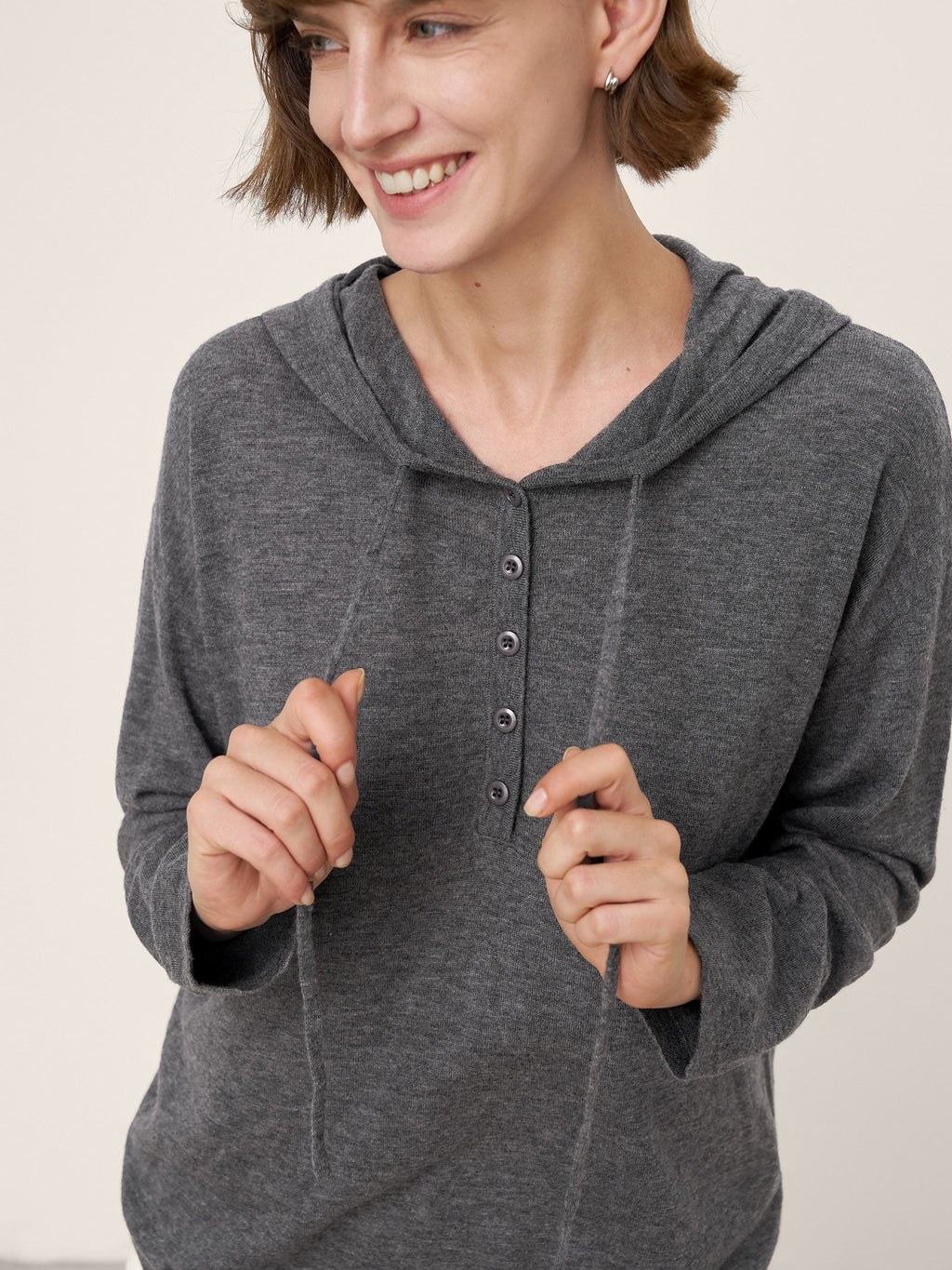 LINTICO 100% Extra-Fine Merino Wool Knit Hooded Sweatshirt SIA — detail shot 6