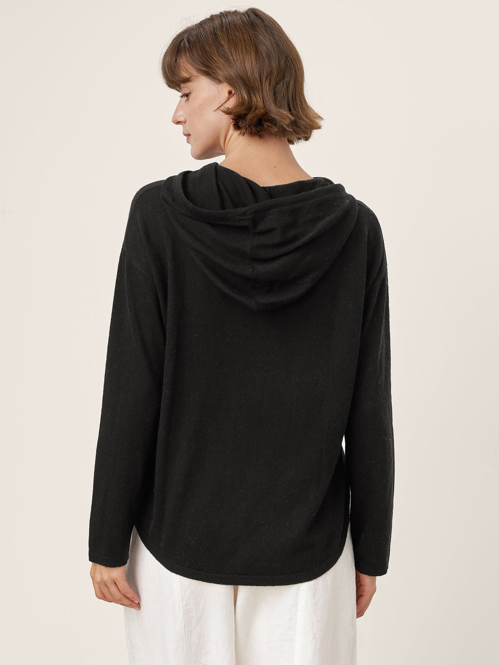 LINTICO 100% Extra-Fine Merino Wool Knit Hooded Sweatshirt SIA — detail shot 9