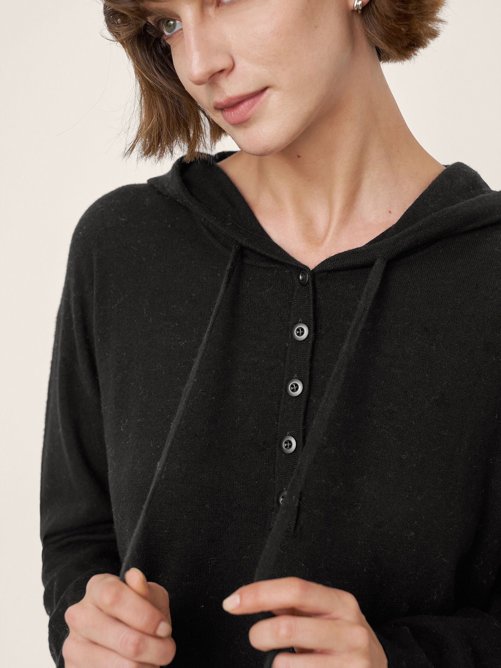 LINTICO 100% Extra-Fine Merino Wool Knit Hooded Sweatshirt SIA — fabric or material detail