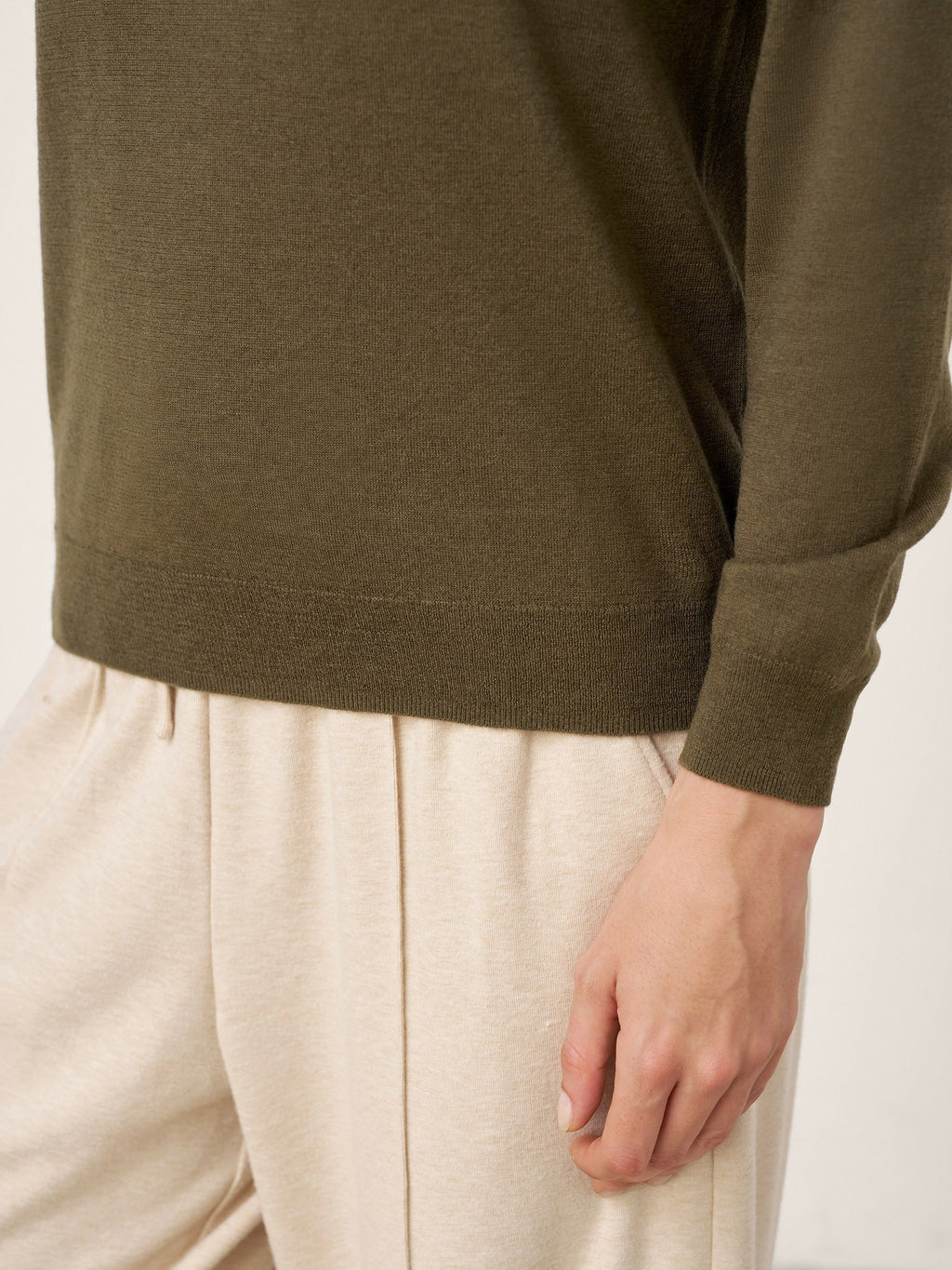 LINTICO 100% Extra-Fine Merino Wool Essential Crew Neck Knit Sweater BRIDGET — detail shot 6