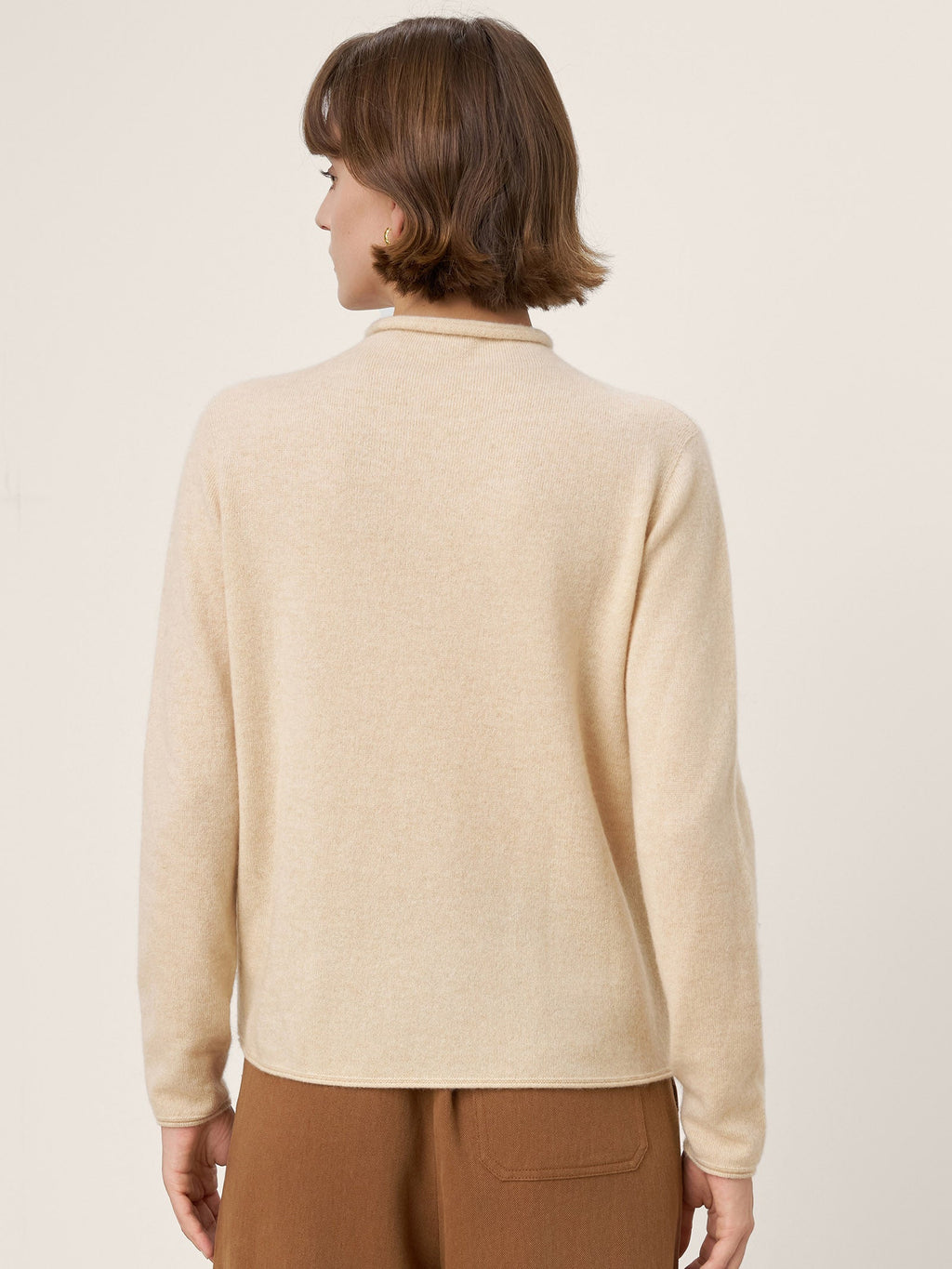 LINTICO Premium Cashmere Blend Hand-Finished Seamless Mock Neck Lettuce Edge Sweater… — detail shot 10