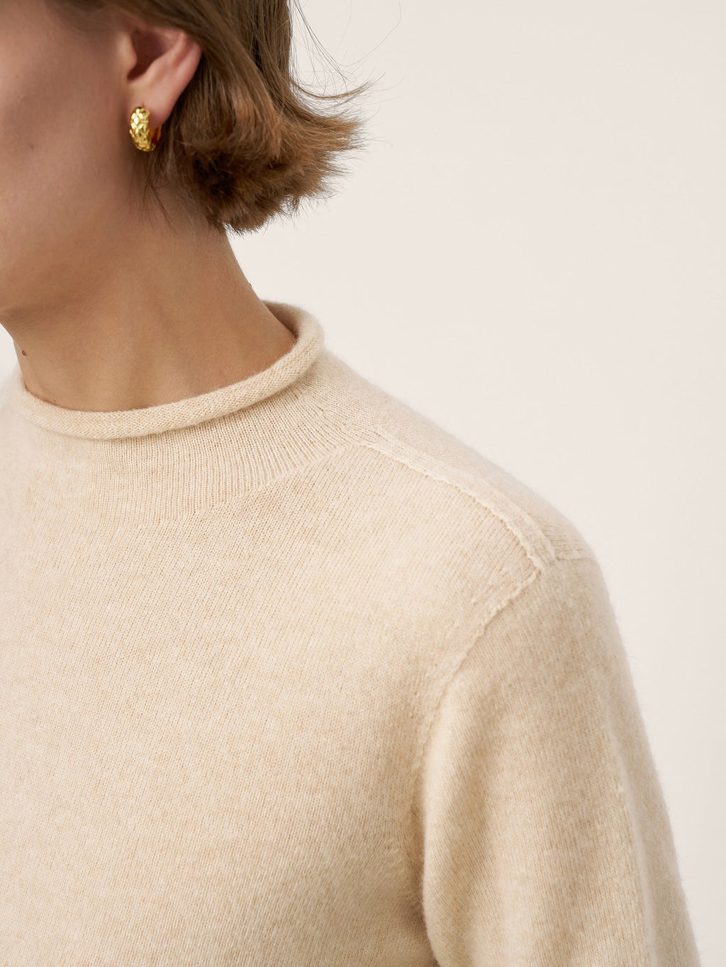 LINTICO Premium Cashmere Blend Hand-Finished Seamless Mock Neck Lettuce Edge Sweater ZELIE — feature highlight