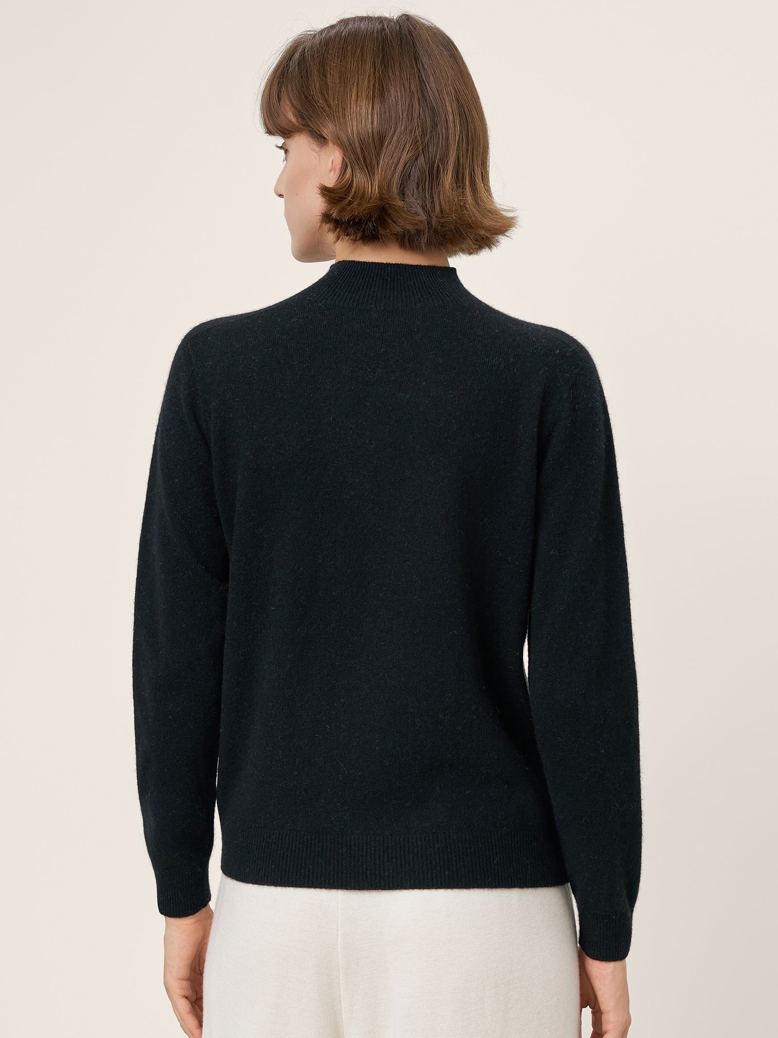 LINTICO Premium Cashmere Blend Hand-Finished Seamless Mock Neck Ribbed Sweater RHEA — detail shot 10