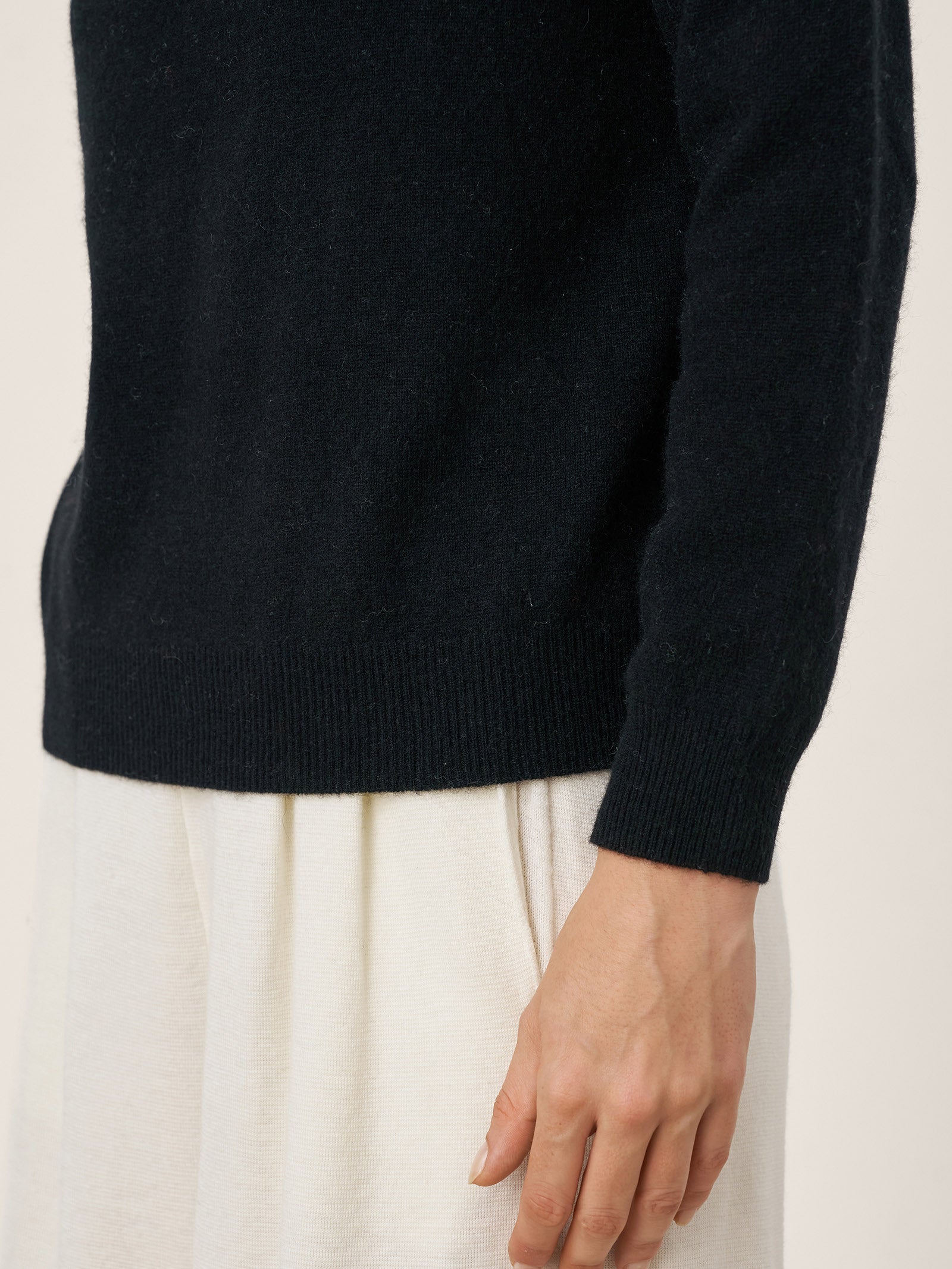 LINTICO Premium Cashmere Blend Hand-Finished Seamless Mock Neck Ribbed Sweater RHEA — feature highlight