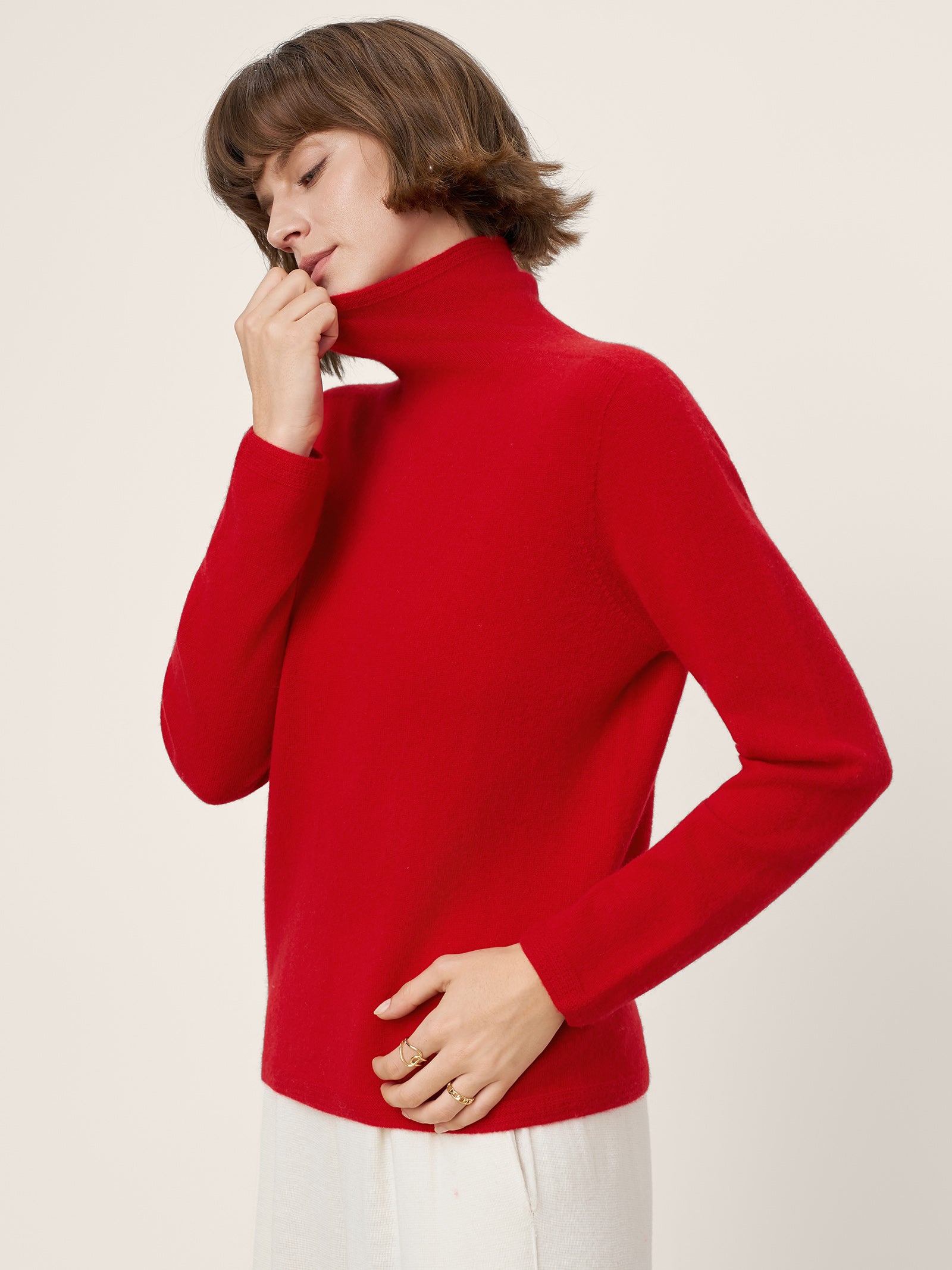 LINTICO Premium Cashmere Blend Hand-Finished Seamless Turtleneck Knit Top TOVE — LINTICO branding close-up